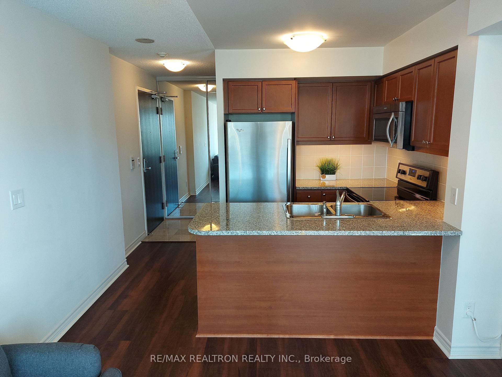 Photo 3 of Unit 2101, 19 Grand Trunk Crescent, Toronto, Waterfront Communities — HOMEH