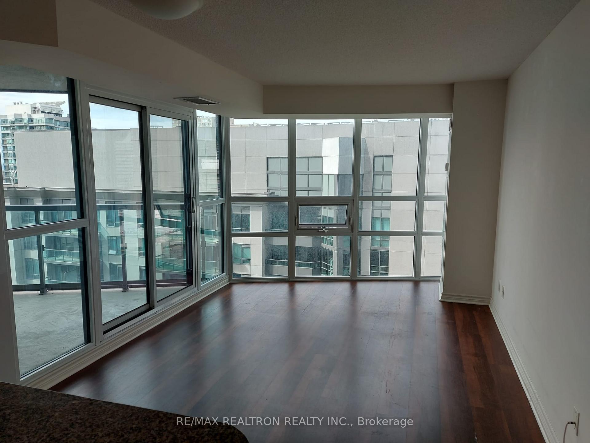 Photo 6 of Unit 2101, 19 Grand Trunk Crescent, Toronto, Waterfront Communities — HOMEH