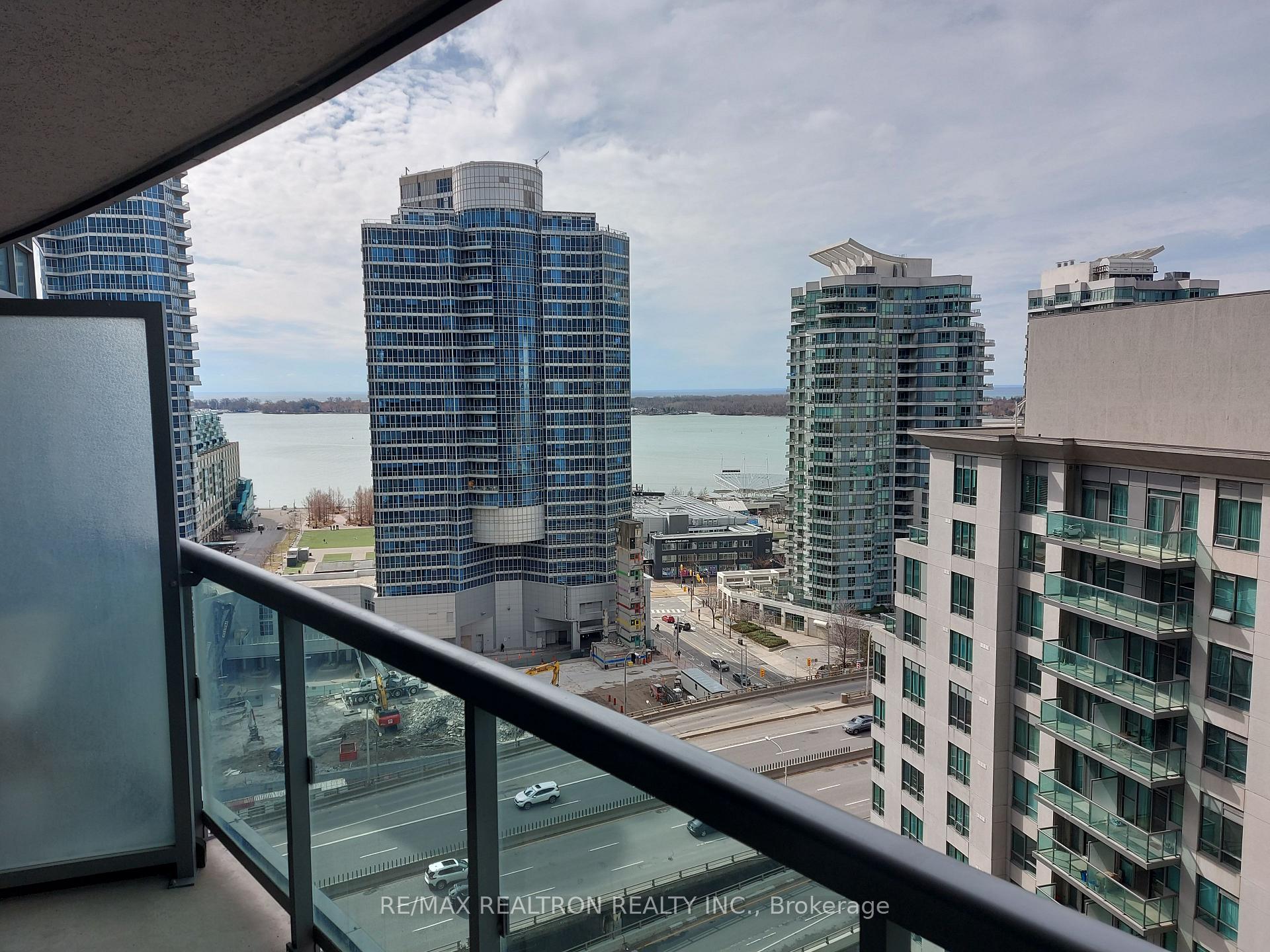 Photo 9 of Unit 2101, 19 Grand Trunk Crescent, Toronto, Waterfront Communities — HOMEH