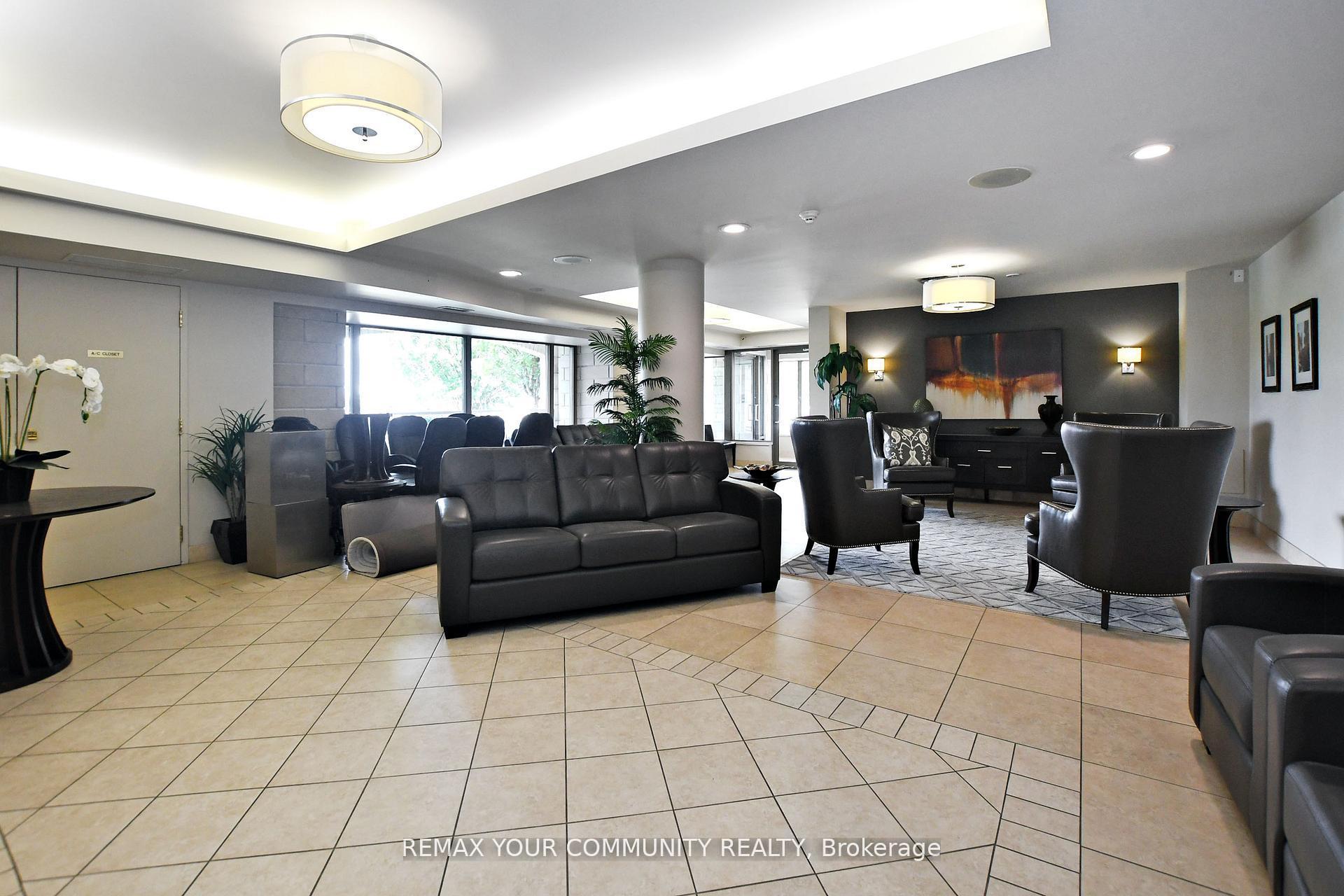 Photo 4 of Unit 502, 2500 Rutherford Road, Vaughan, Maple — HOMEH