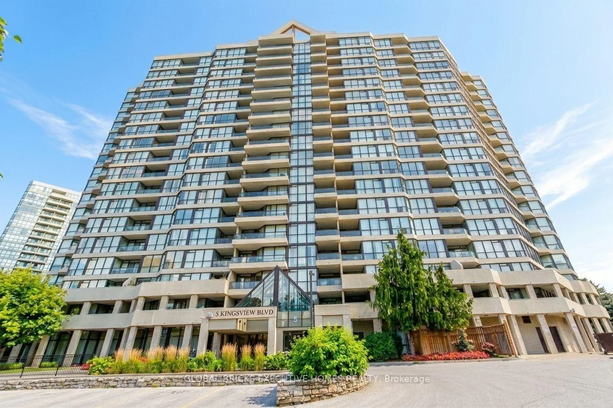Photo 2 of 5 Rowntree Road, Etobicoke, Mount Olive-Silverstone-Jamestown — HOMEH