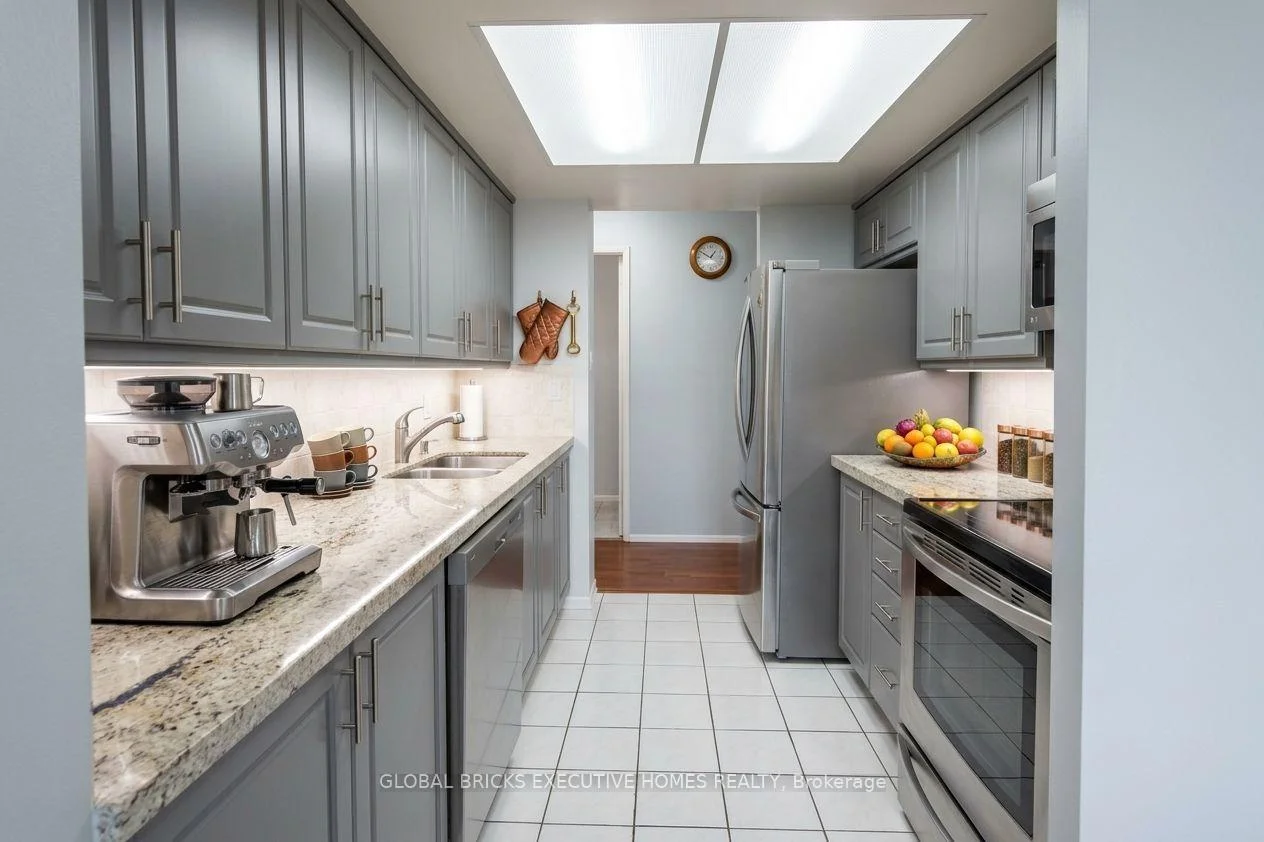 Photo 10 of 5 Rowntree Road, Etobicoke, Mount Olive-Silverstone-Jamestown — HOMEH