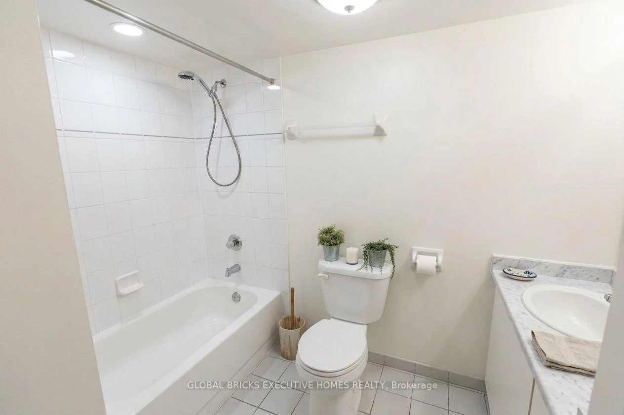 Photo 14 of 5 Rowntree Road, Etobicoke, Mount Olive-Silverstone-Jamestown — HOMEH
