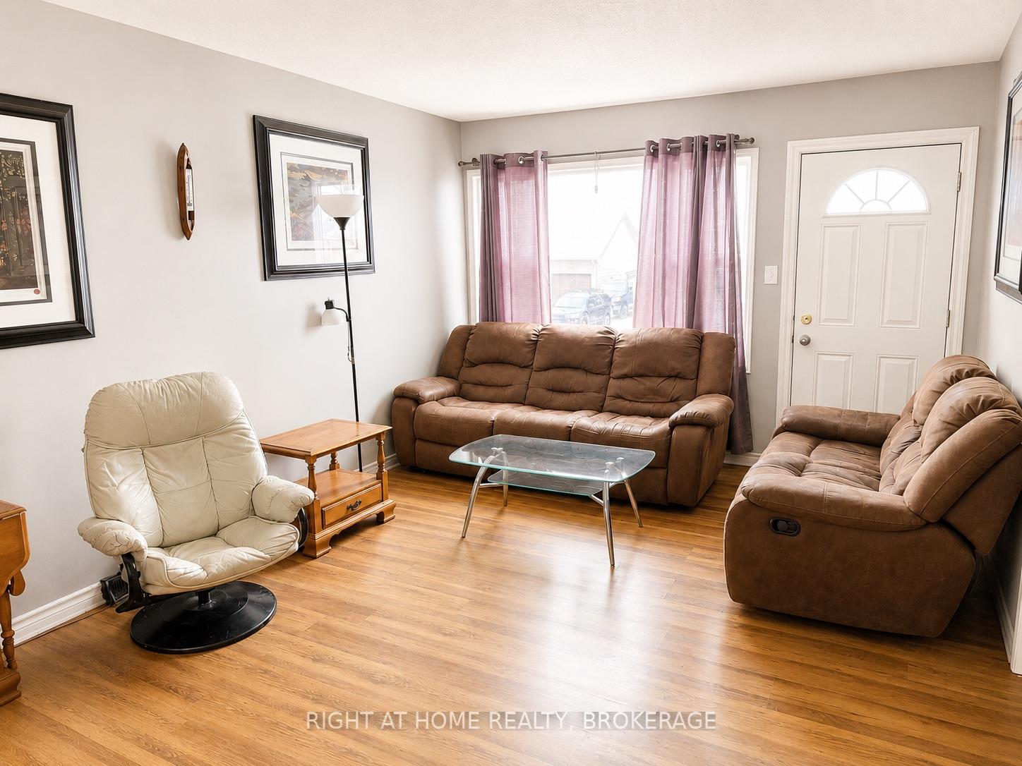 Photo 2 of 5564 Fraser Street, Niagara Falls, Cherrywood — HOMEH