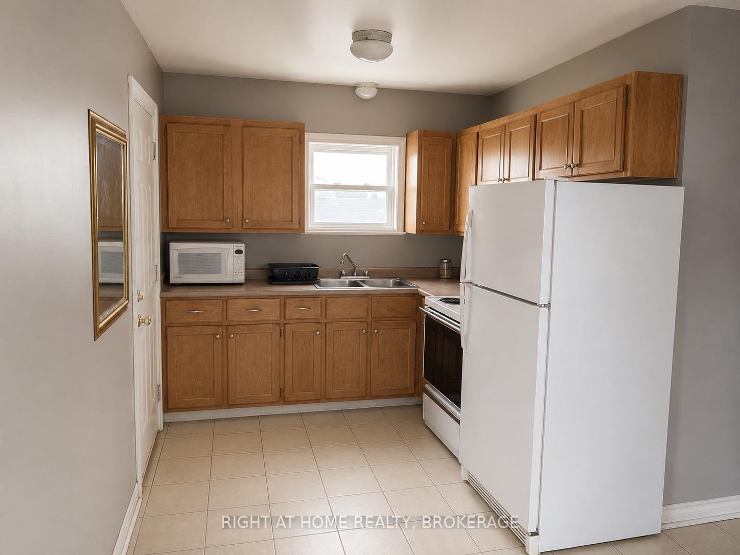 Photo 4 of 5564 Fraser Street, Niagara Falls, Cherrywood — HOMEH