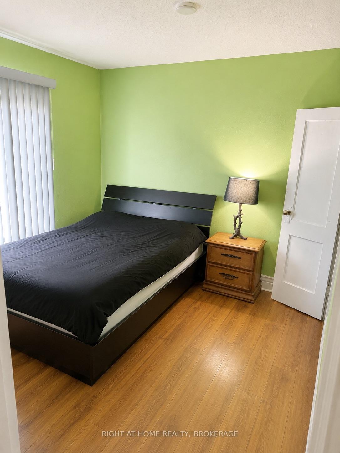 Photo 7 of 5564 Fraser Street, Niagara Falls, Cherrywood — HOMEH