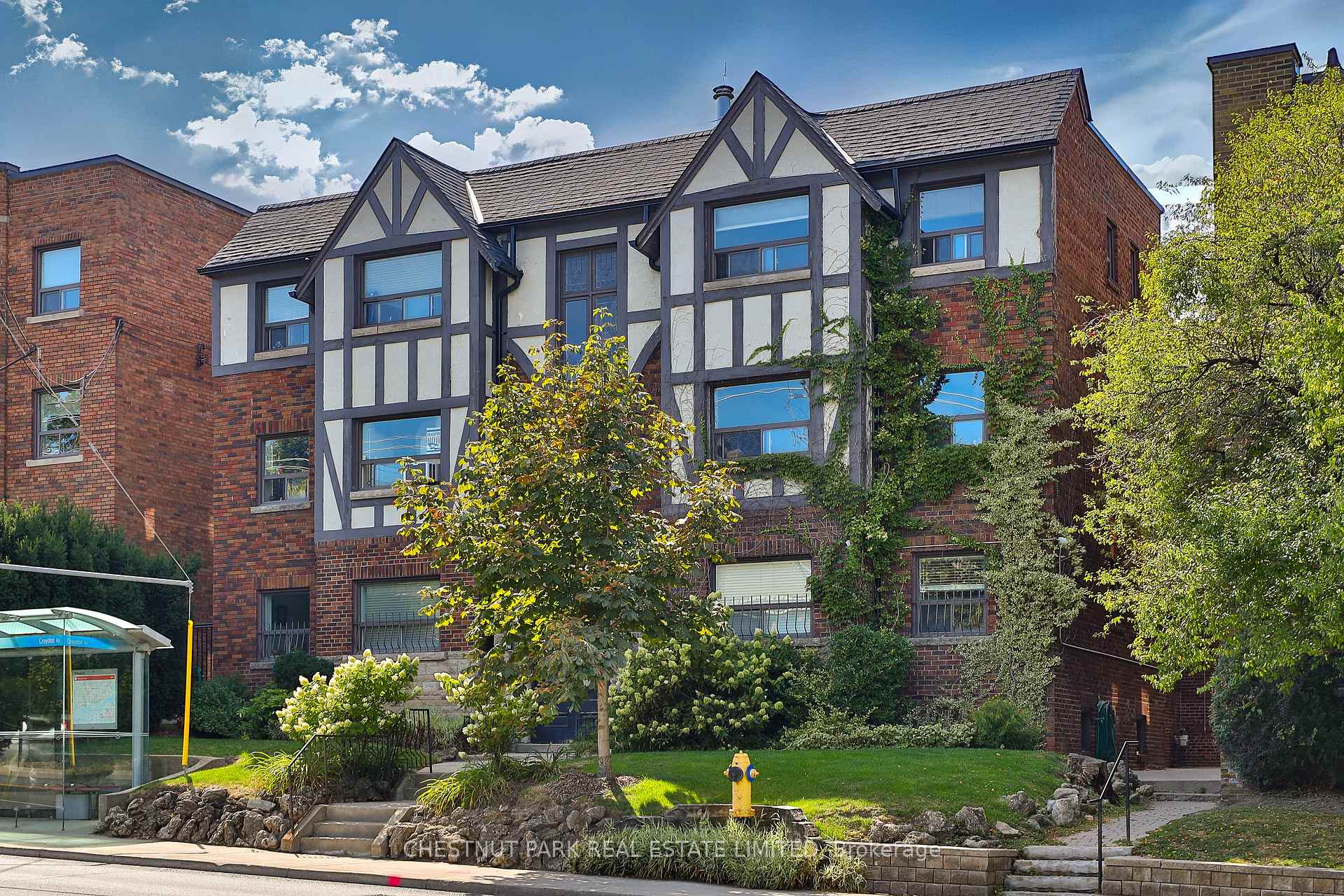 Photo of Unit 5, 1648 Bathurst Street