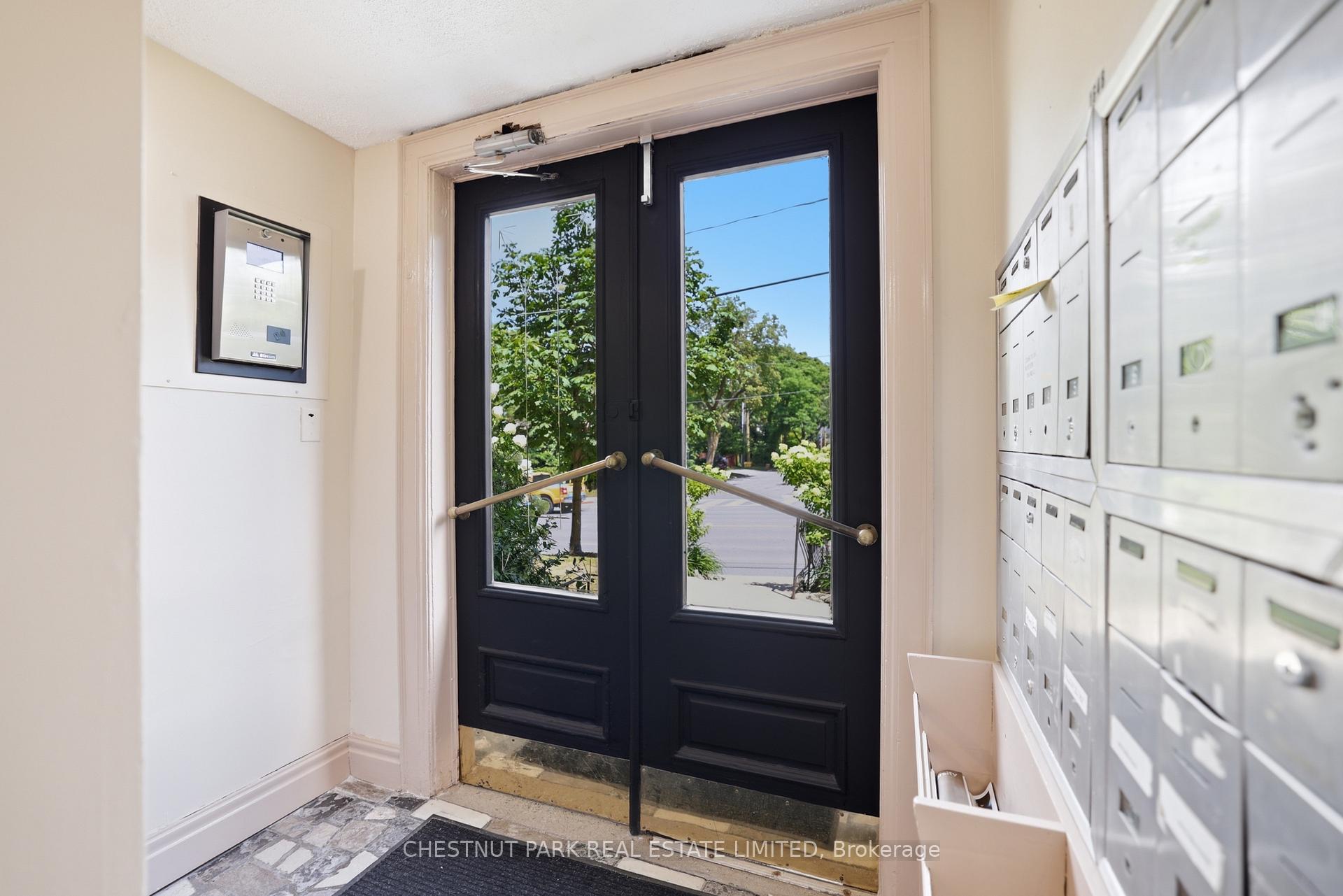 Photo 2 of Unit 5, 1648 Bathurst Street, Toronto, Humewood-Cedarvale — HOMEH