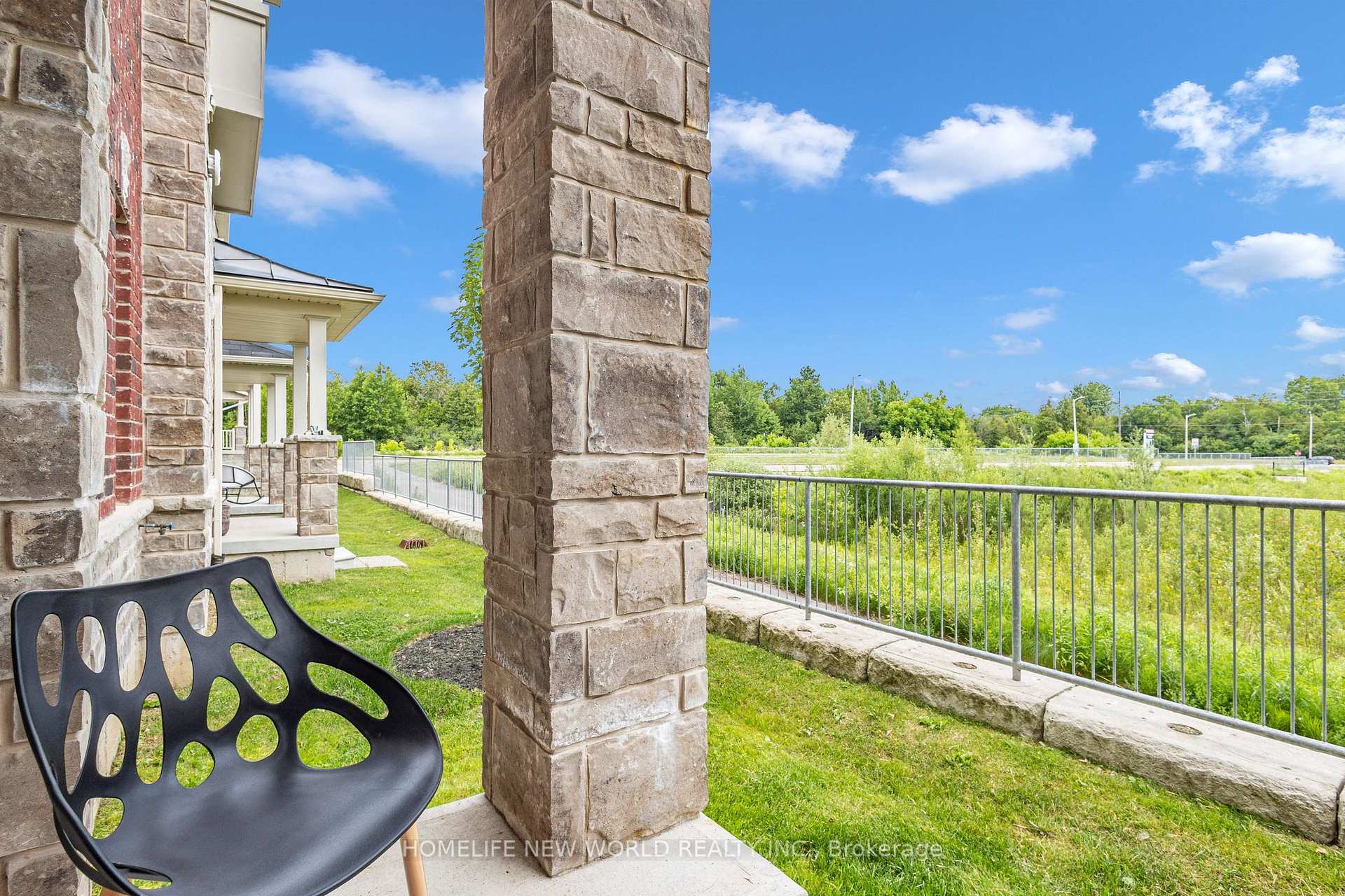 Photo 9 of Unit 71, 88 Decorso Drive, Guelph, Kortright East — HOMEH