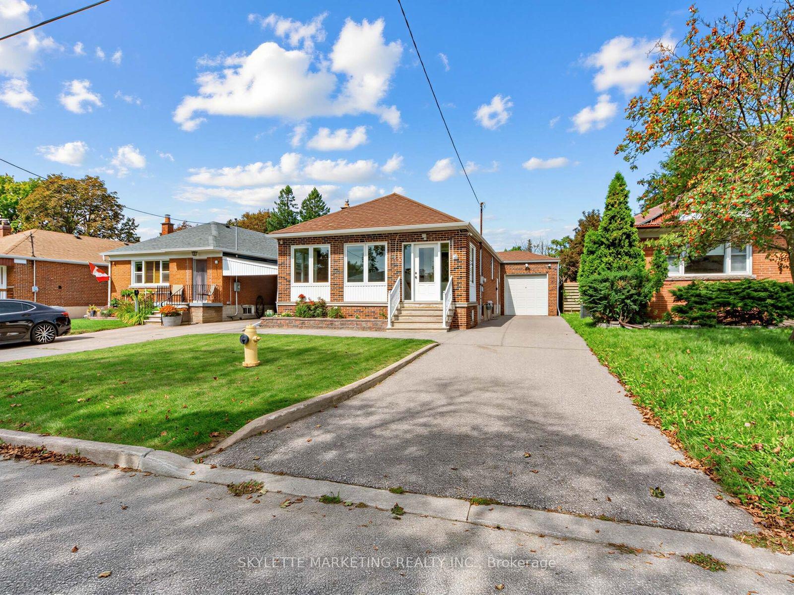 Photo 1 of 14 Bardwell Crescent, Scarborough, Wexford-Maryvale — HOMEH