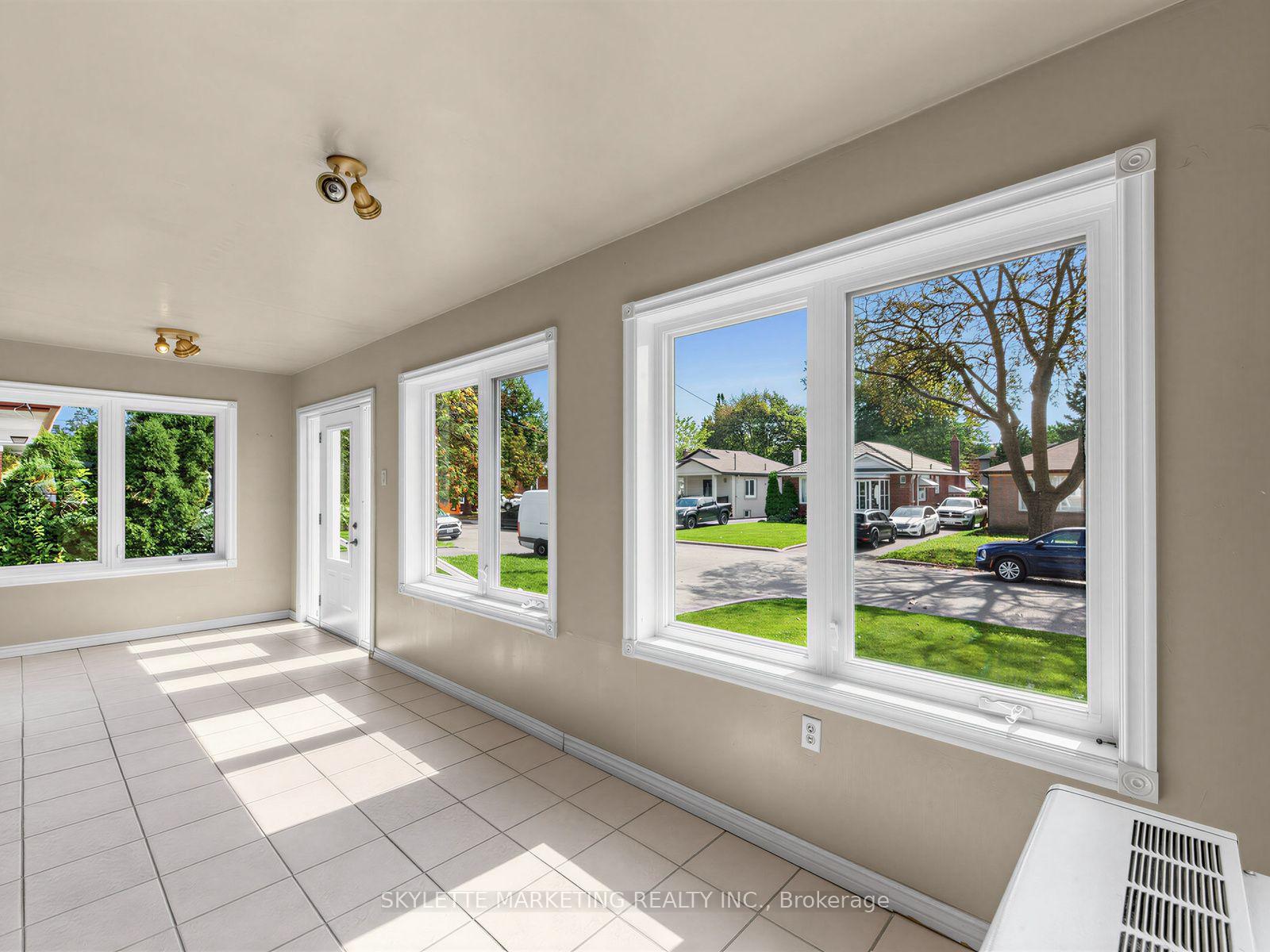 Photo 9 of 14 Bardwell Crescent, Scarborough, Wexford-Maryvale — HOMEH