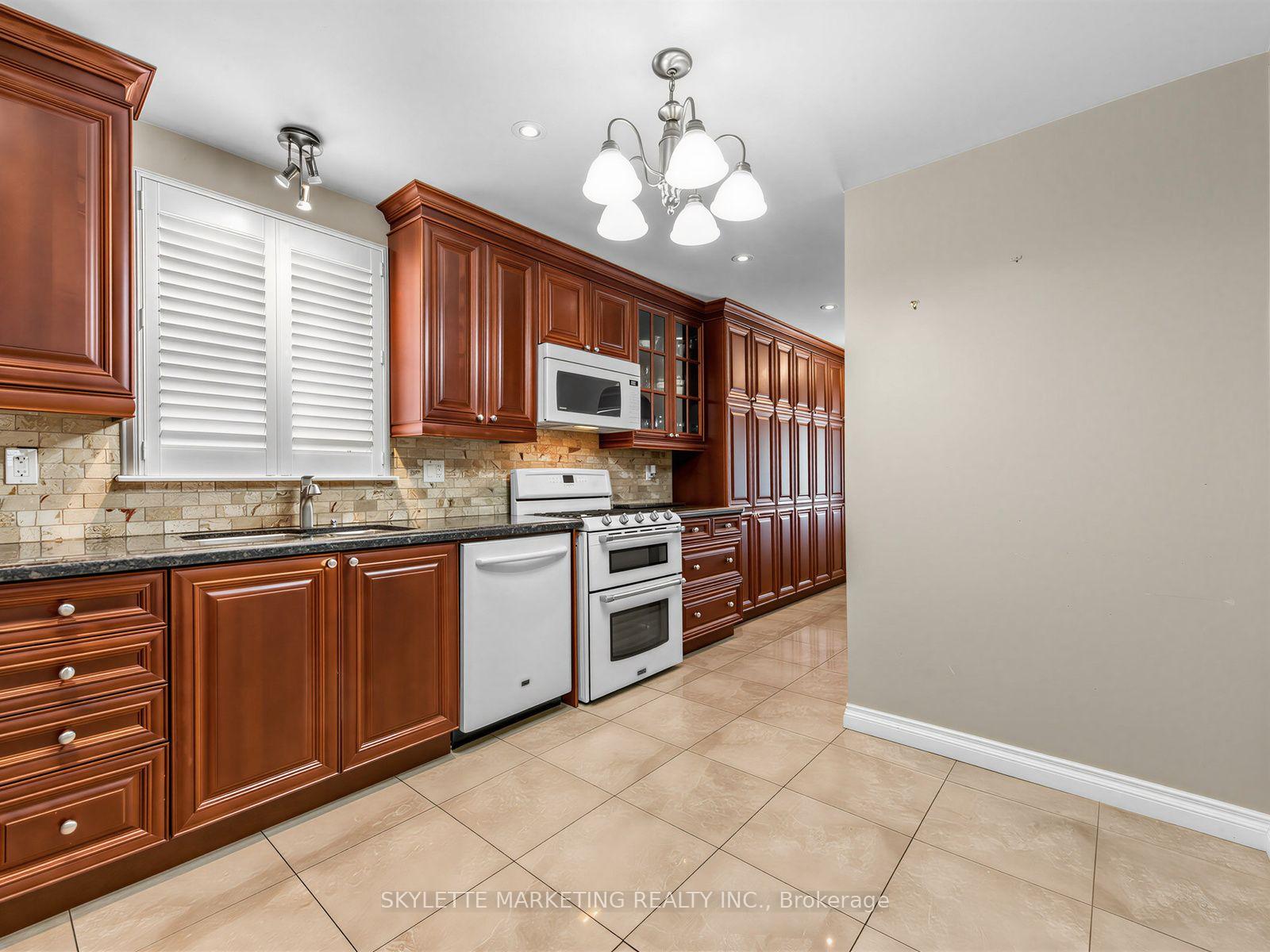 Photo 11 of 14 Bardwell Crescent, Scarborough, Wexford-Maryvale — HOMEH