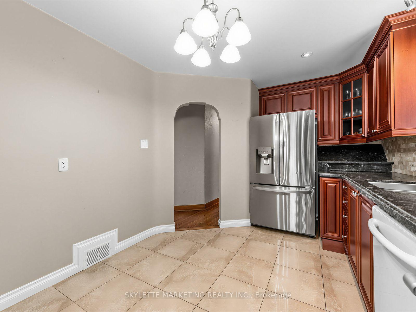 Photo 13 of 14 Bardwell Crescent, Scarborough, Wexford-Maryvale — HOMEH