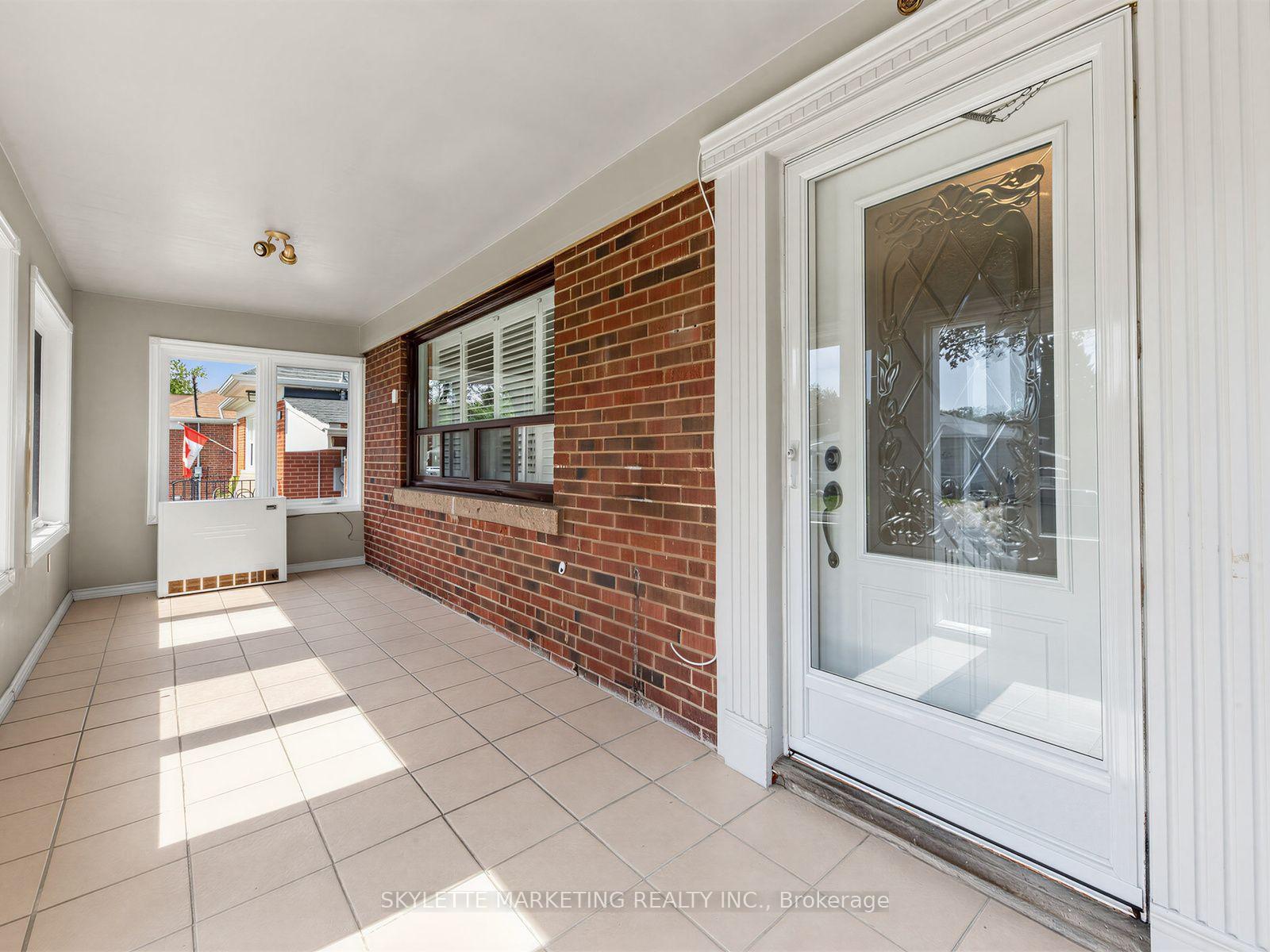 Photo 16 of 14 Bardwell Crescent, Scarborough, Wexford-Maryvale — HOMEH