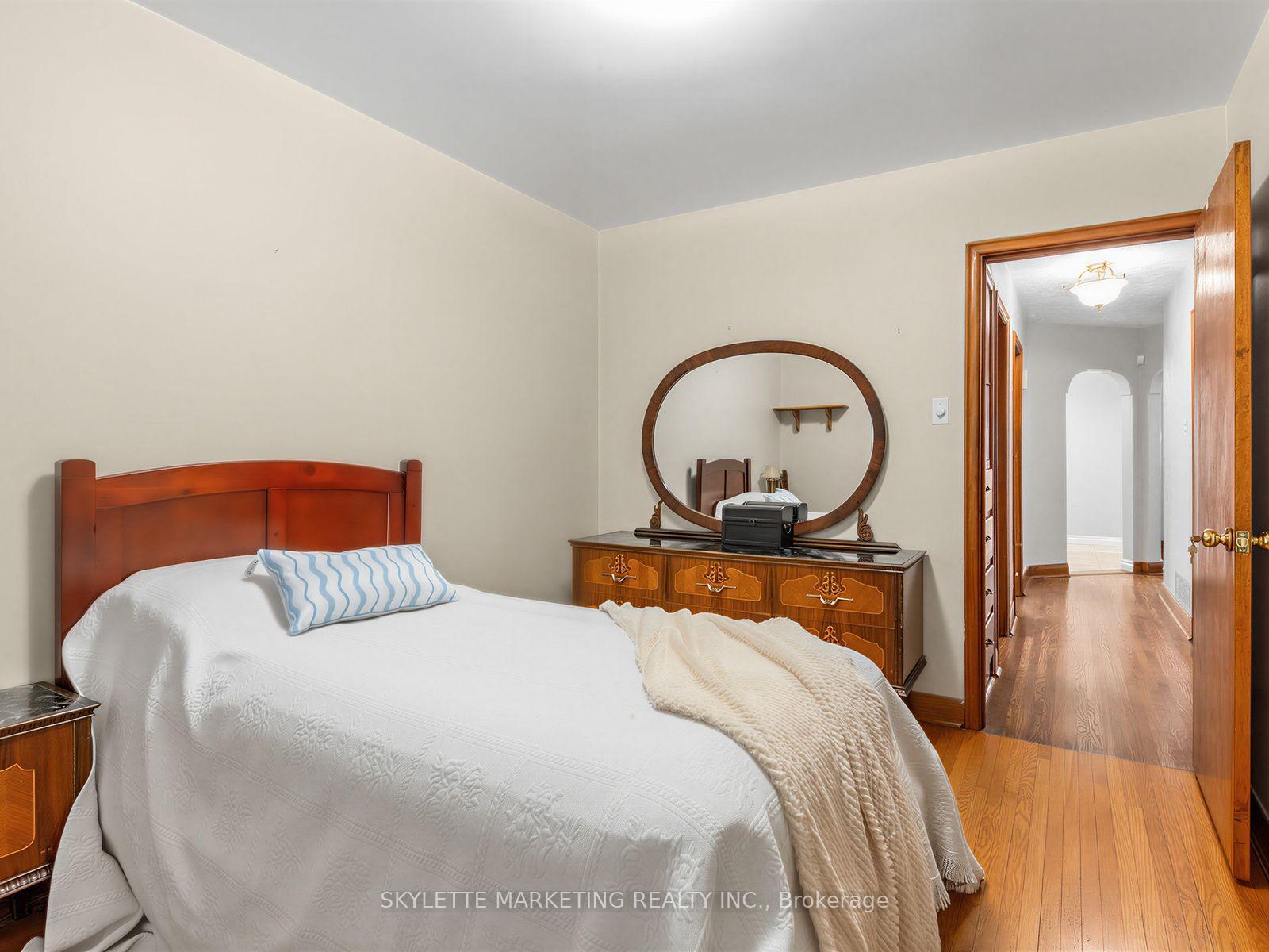 Photo 21 of 14 Bardwell Crescent, Scarborough, Wexford-Maryvale — HOMEH