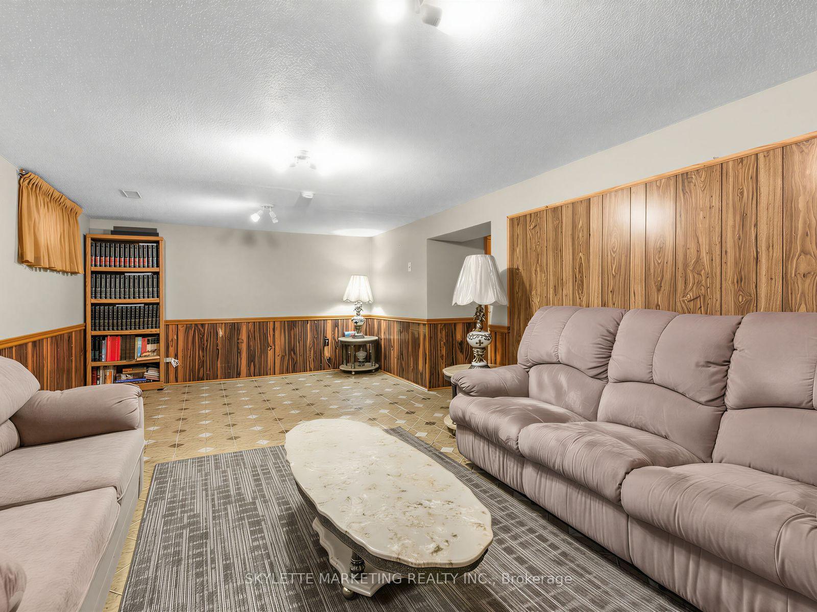 Photo 31 of 14 Bardwell Crescent, Scarborough, Wexford-Maryvale — HOMEH