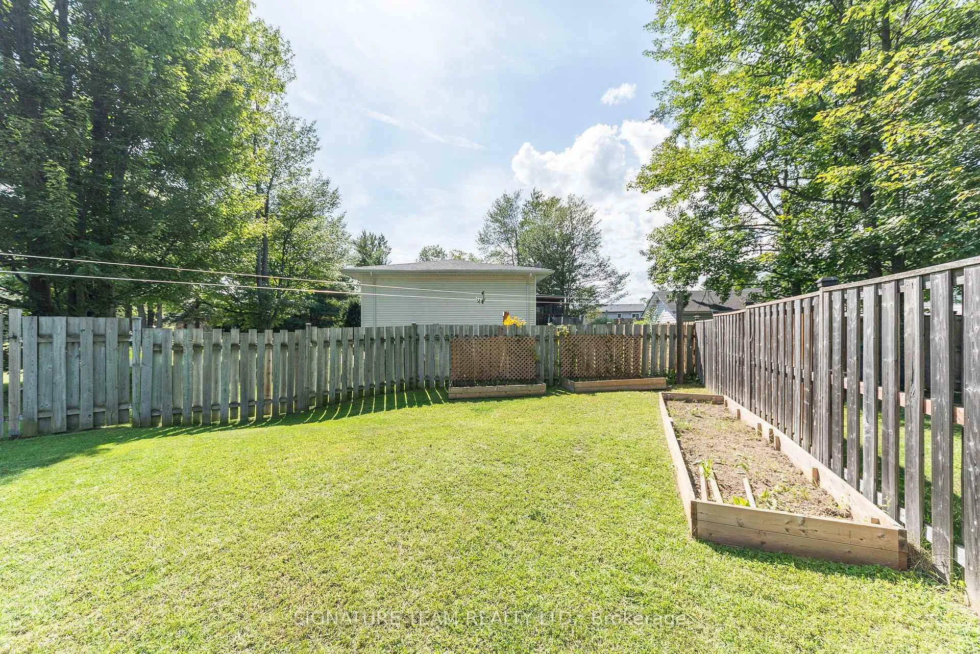 Photo 8 of 21 Lisa Crescent, Petawawa, Petawawa — HOMEH
