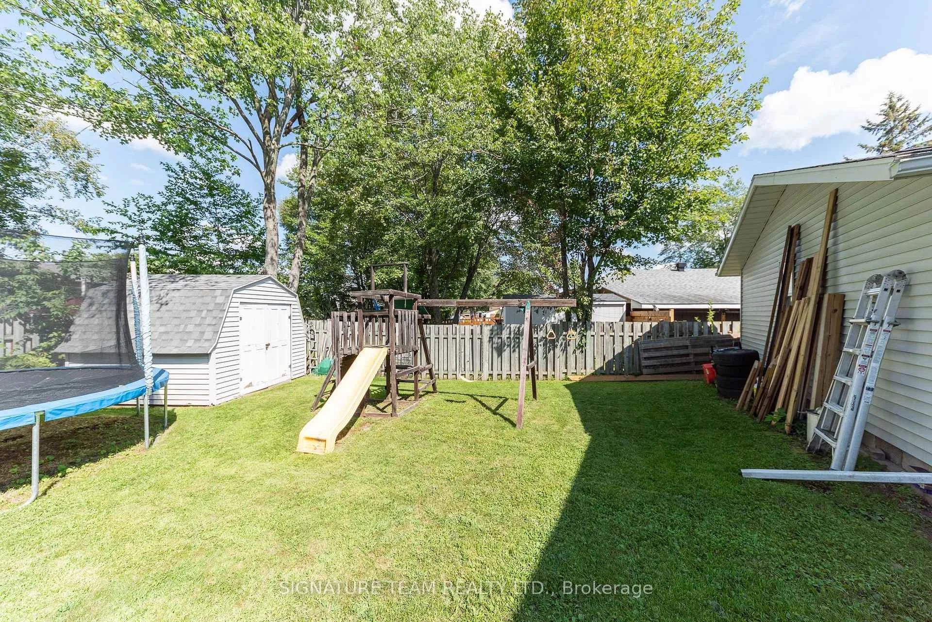 Photo 17 of 21 Lisa Crescent, Petawawa, Petawawa — HOMEH