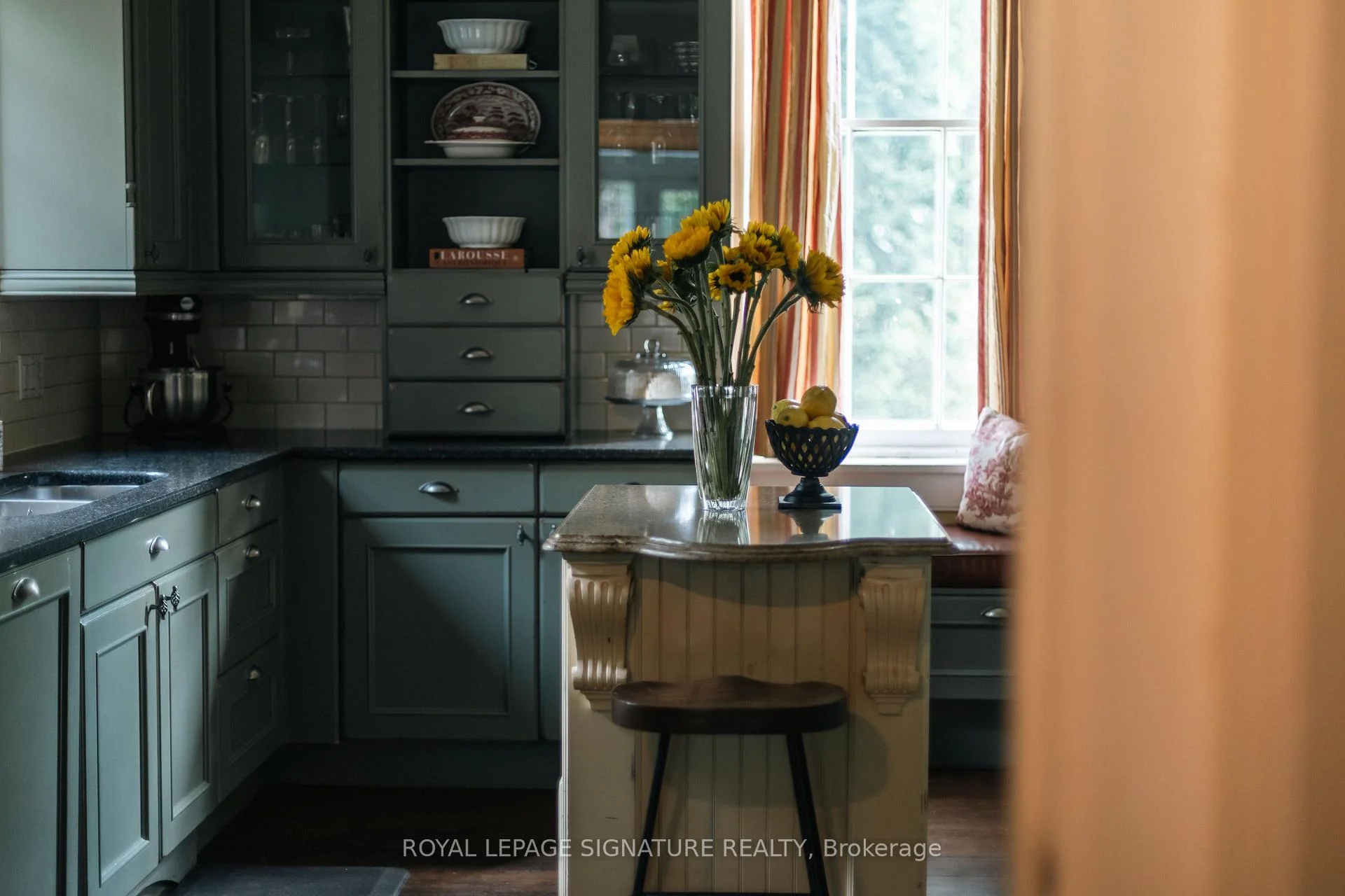 Photo 15 of 127 Jacob Street, Cambridge, Preston Heights — HOMEH