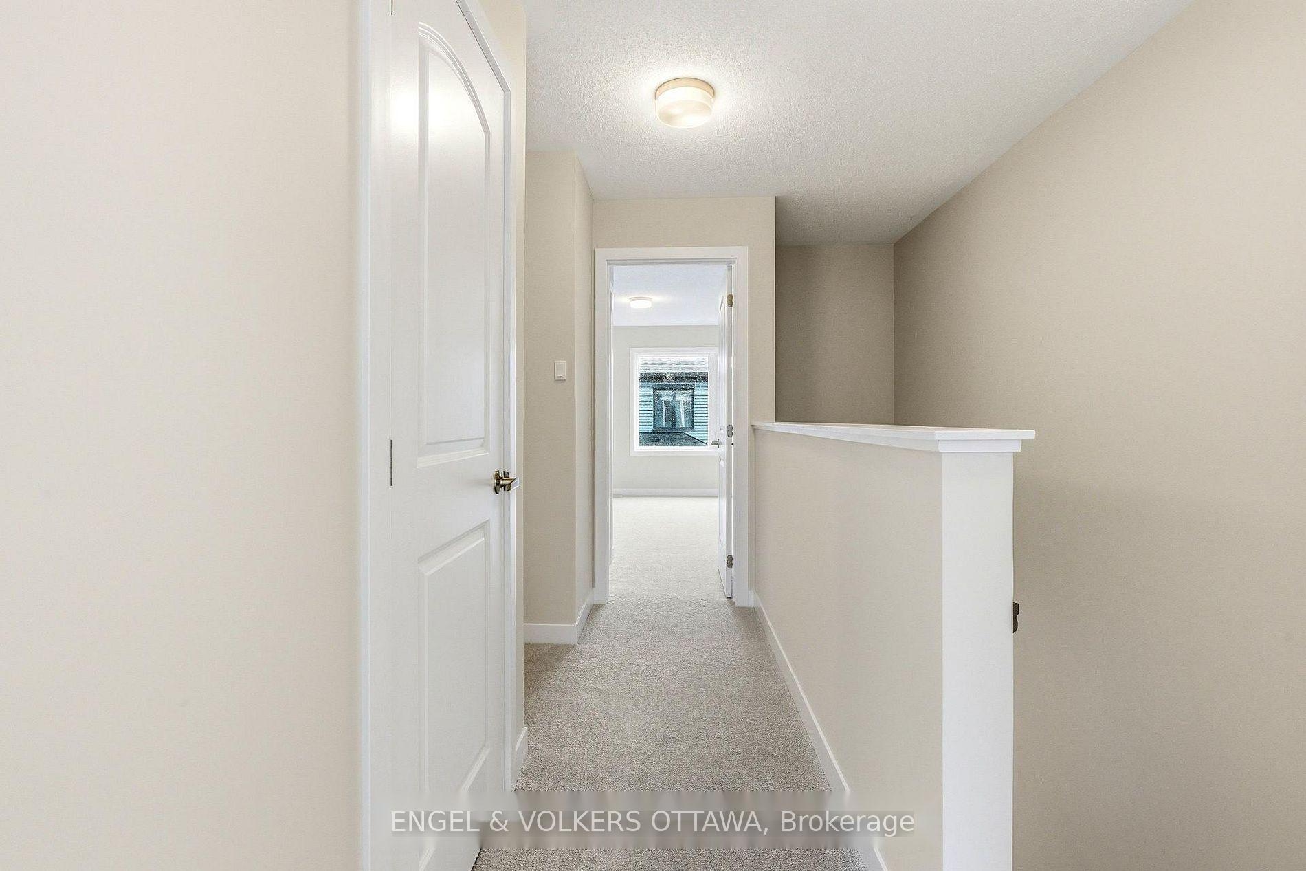 Photo 16 of 418 Les Emmerson Drive, Ottawa, Barrhaven - Heritage Park — HOMEH