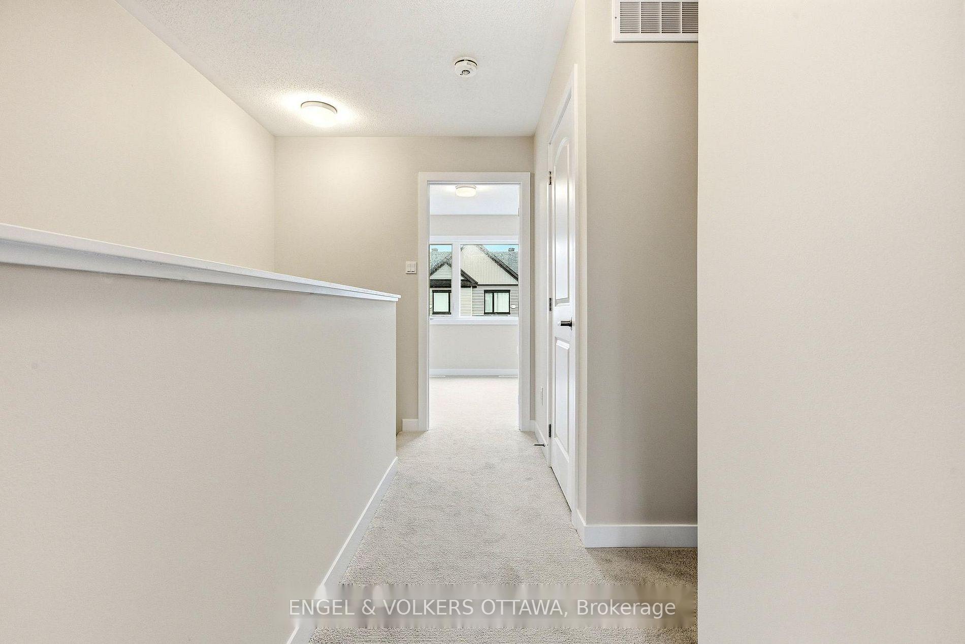 Photo 17 of 418 Les Emmerson Drive, Ottawa, Barrhaven - Heritage Park — HOMEH