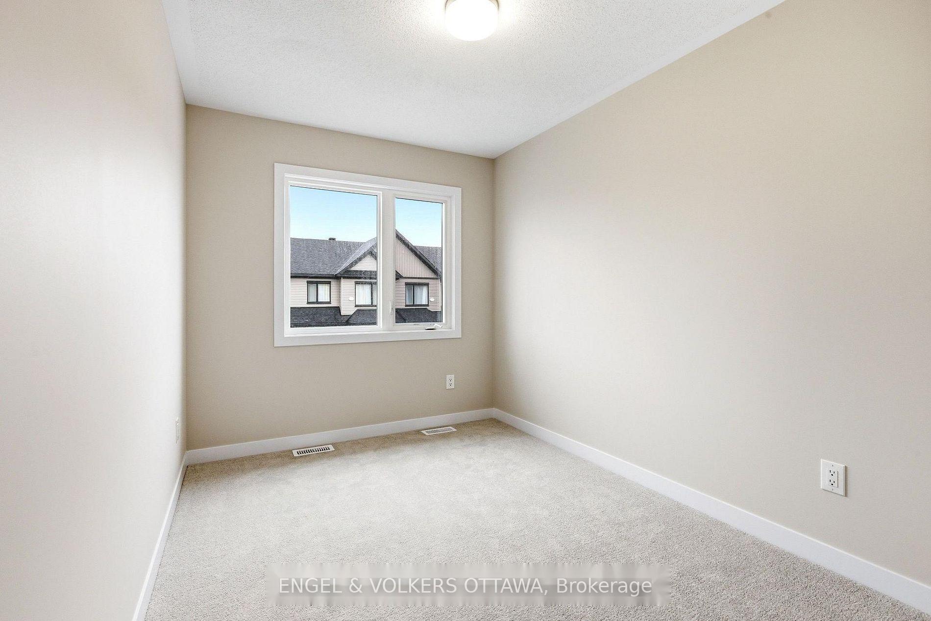 Photo 31 of 418 Les Emmerson Drive, Ottawa, Barrhaven - Heritage Park — HOMEH