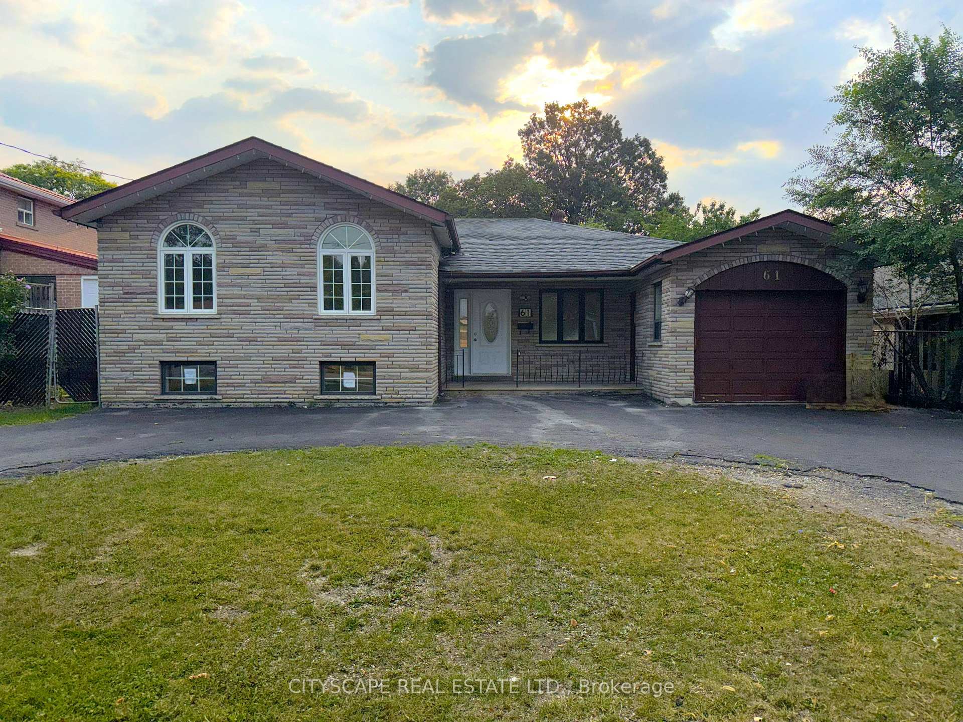 Photo 2 of 61 Bloomington Crescent, North York, Black Creek — HOMEH