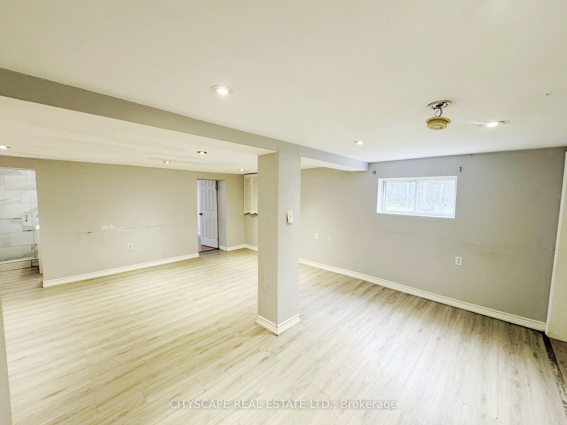 Photo 28 of 61 Bloomington Crescent, North York, Black Creek — HOMEH