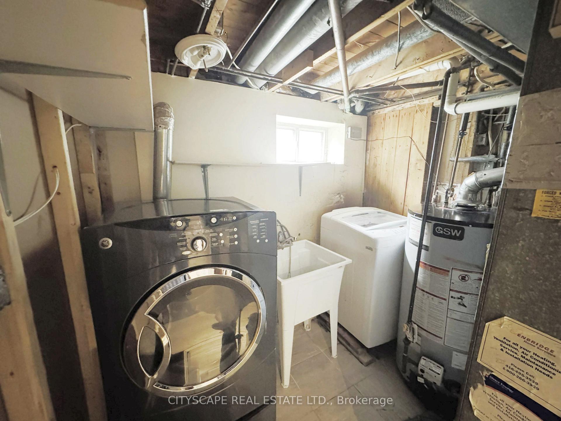 Photo 37 of 61 Bloomington Crescent, North York, Black Creek — HOMEH