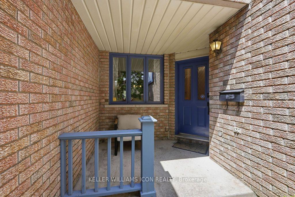 Photo 2 of 15 Locheland Crescent, Ottawa, Barrhaven East — HOMEH