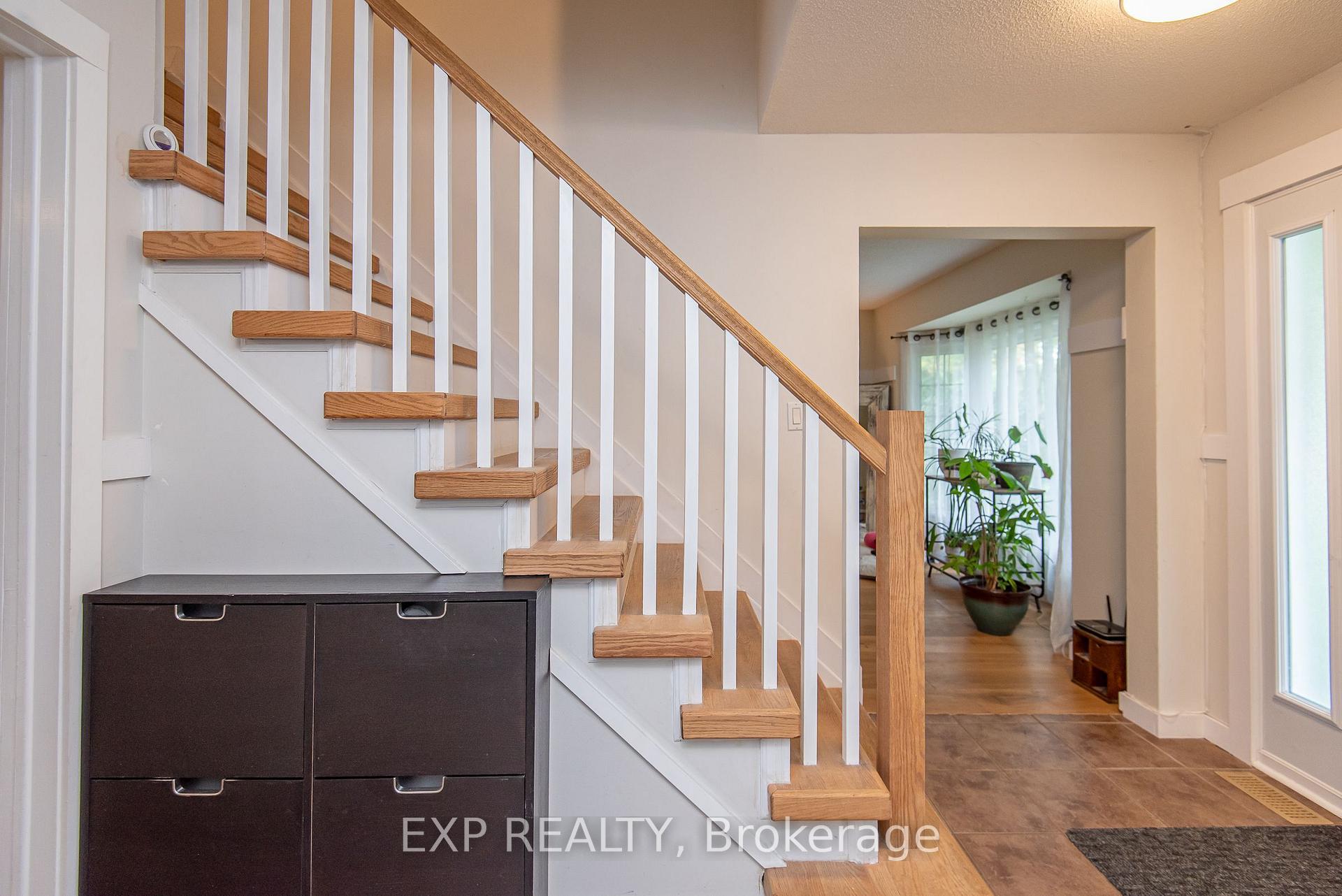 Photo 9 of 163 Tweed Crescent, Russell, Village of Russell — HOMEH