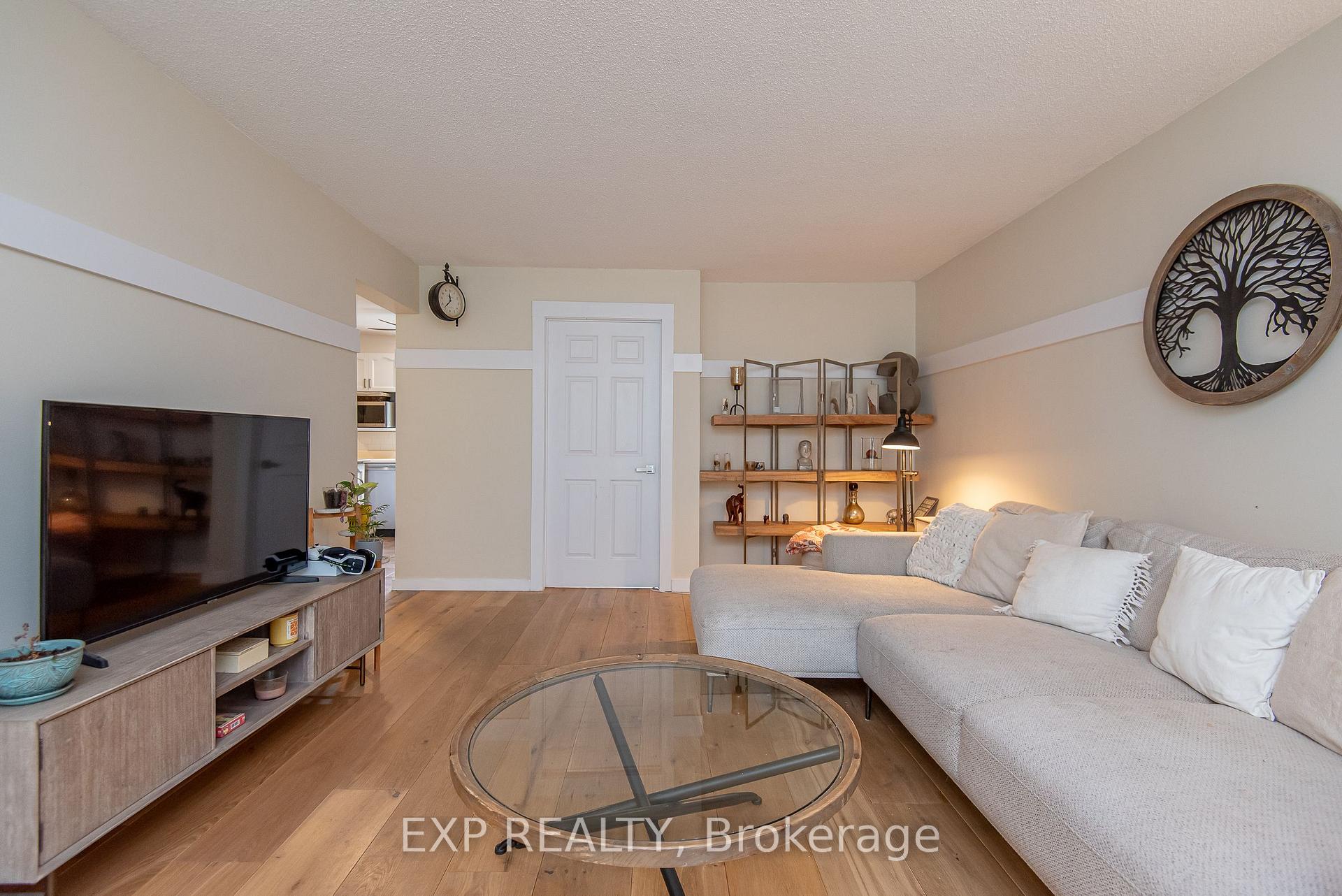 Photo 13 of 163 Tweed Crescent, Russell, Village of Russell — HOMEH