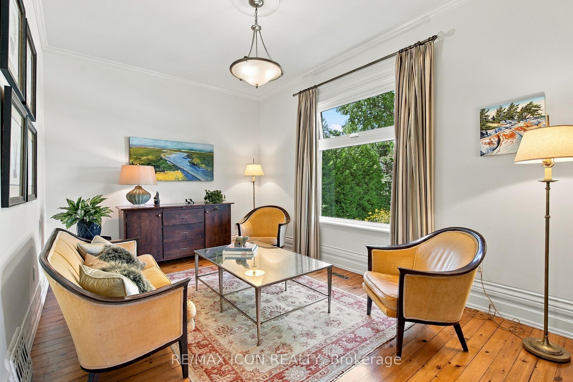 Photo 11 of 437 Emery Street E, London, South G — HOMEH