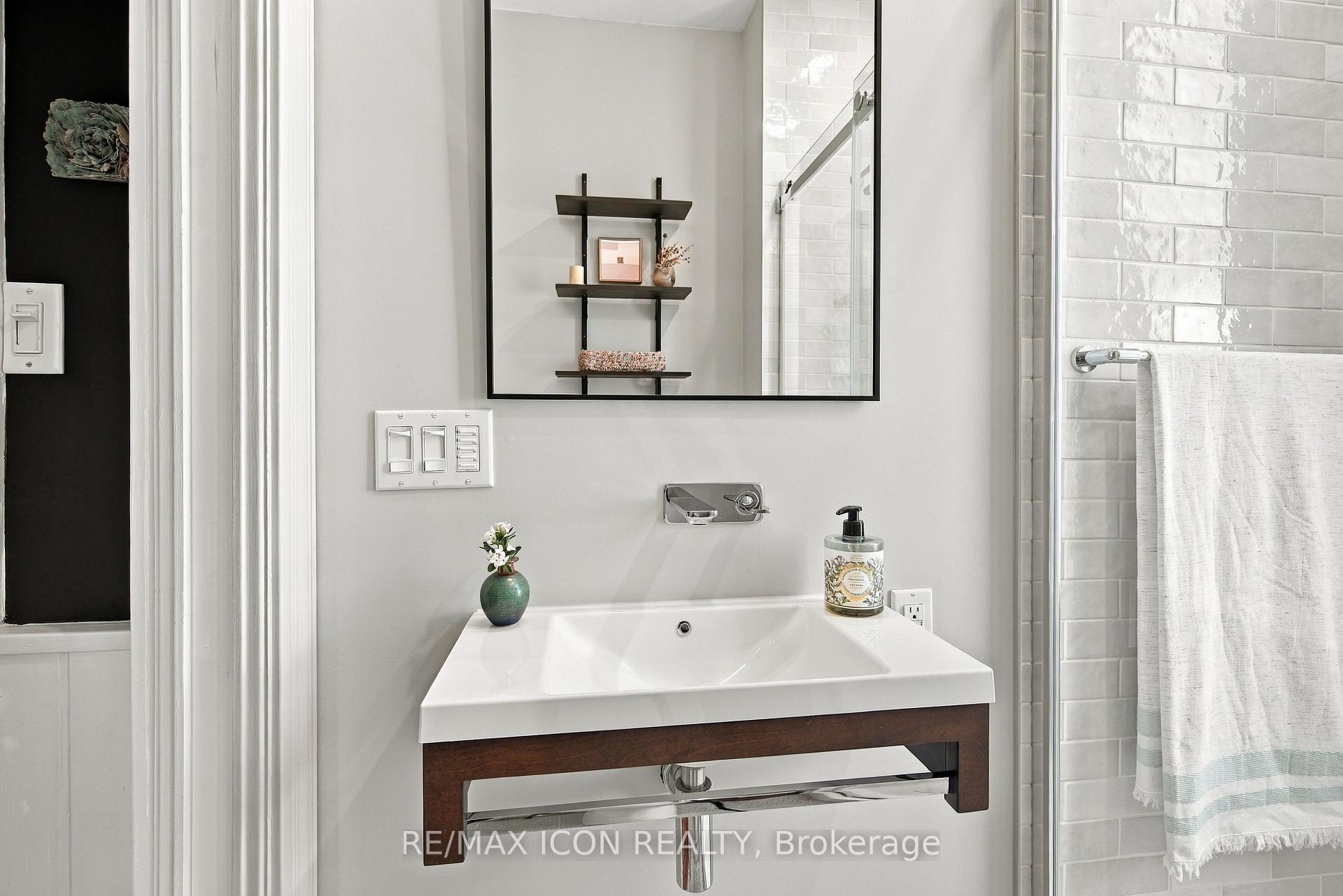 Photo 33 of 437 Emery Street E, London, South G — HOMEH