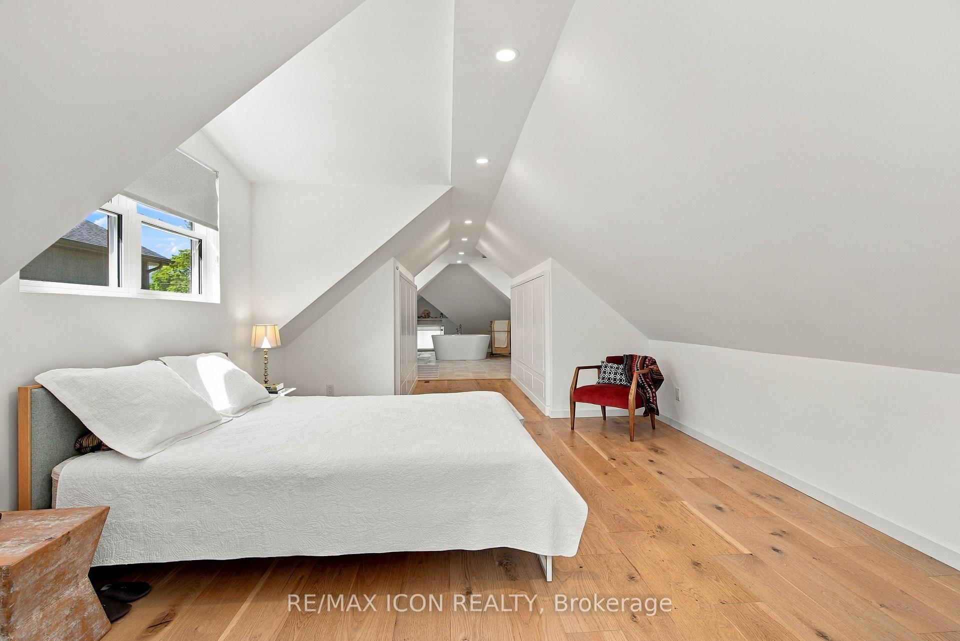 Photo 43 of 437 Emery Street E, London, South G — HOMEH