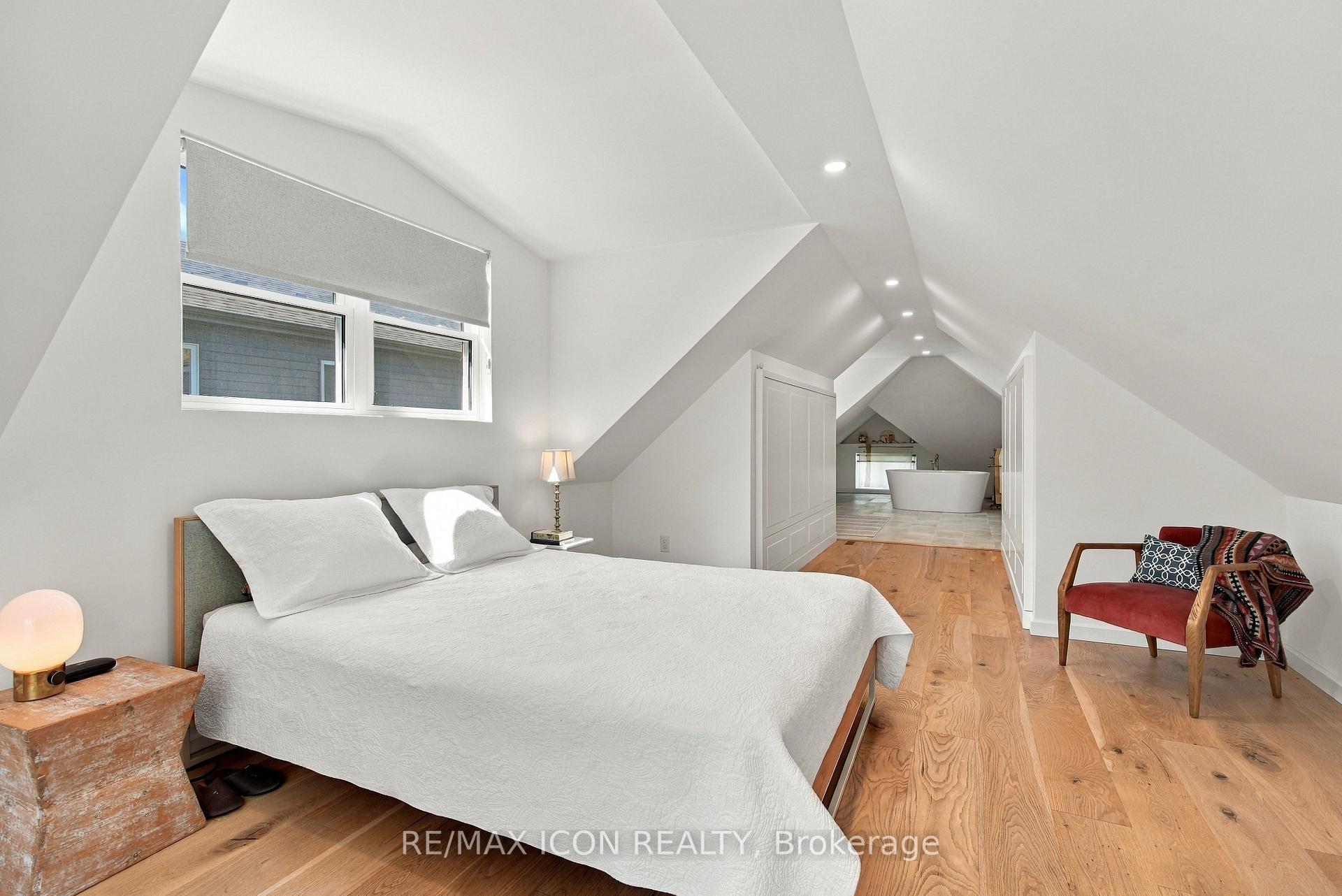 Photo 44 of 437 Emery Street E, London, South G — HOMEH
