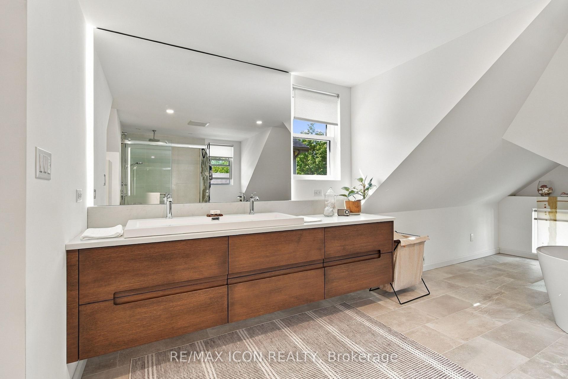 Photo 50 of 437 Emery Street E, London, South G — HOMEH