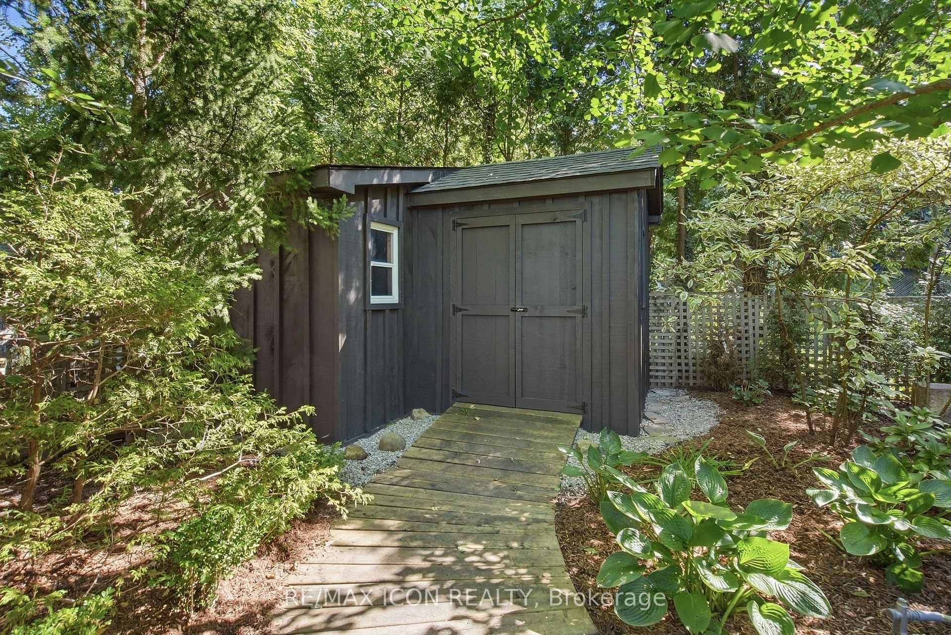 Photo 61 of 437 Emery Street E, London, South G — HOMEH