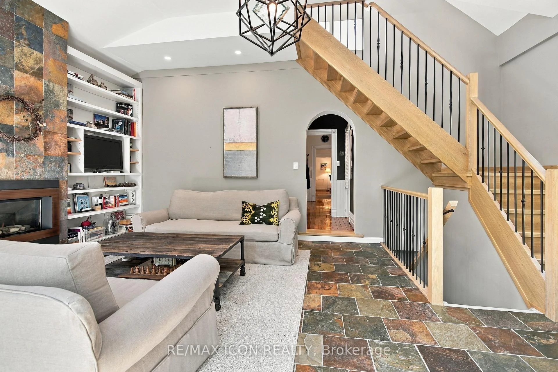 Photo 42 of 437 Emery Street E, London, South G — HOMEH
