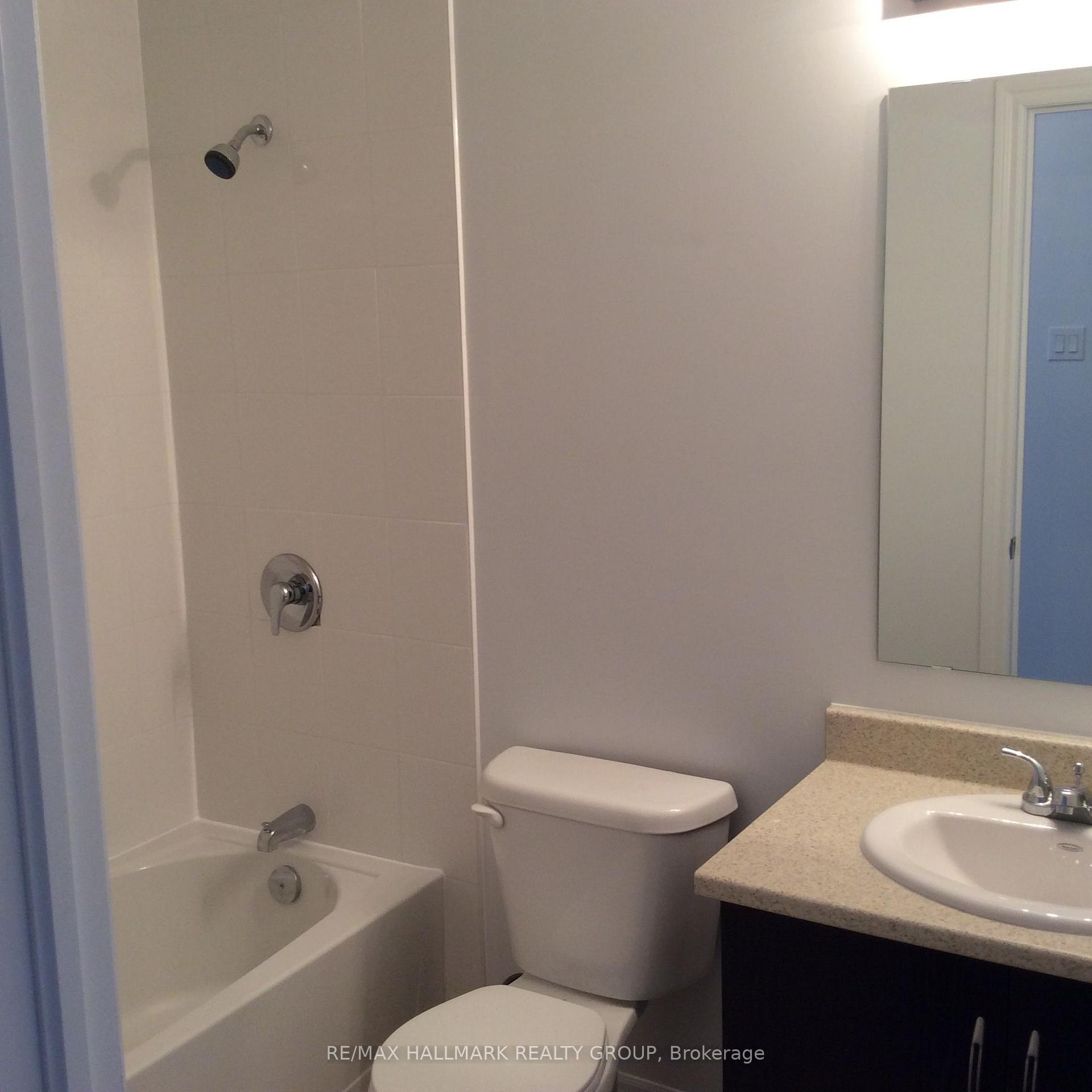 Photo 10 of Unit E, 861 Blackcomb Private, Ottawa, Elmvale Acres — HOMEH