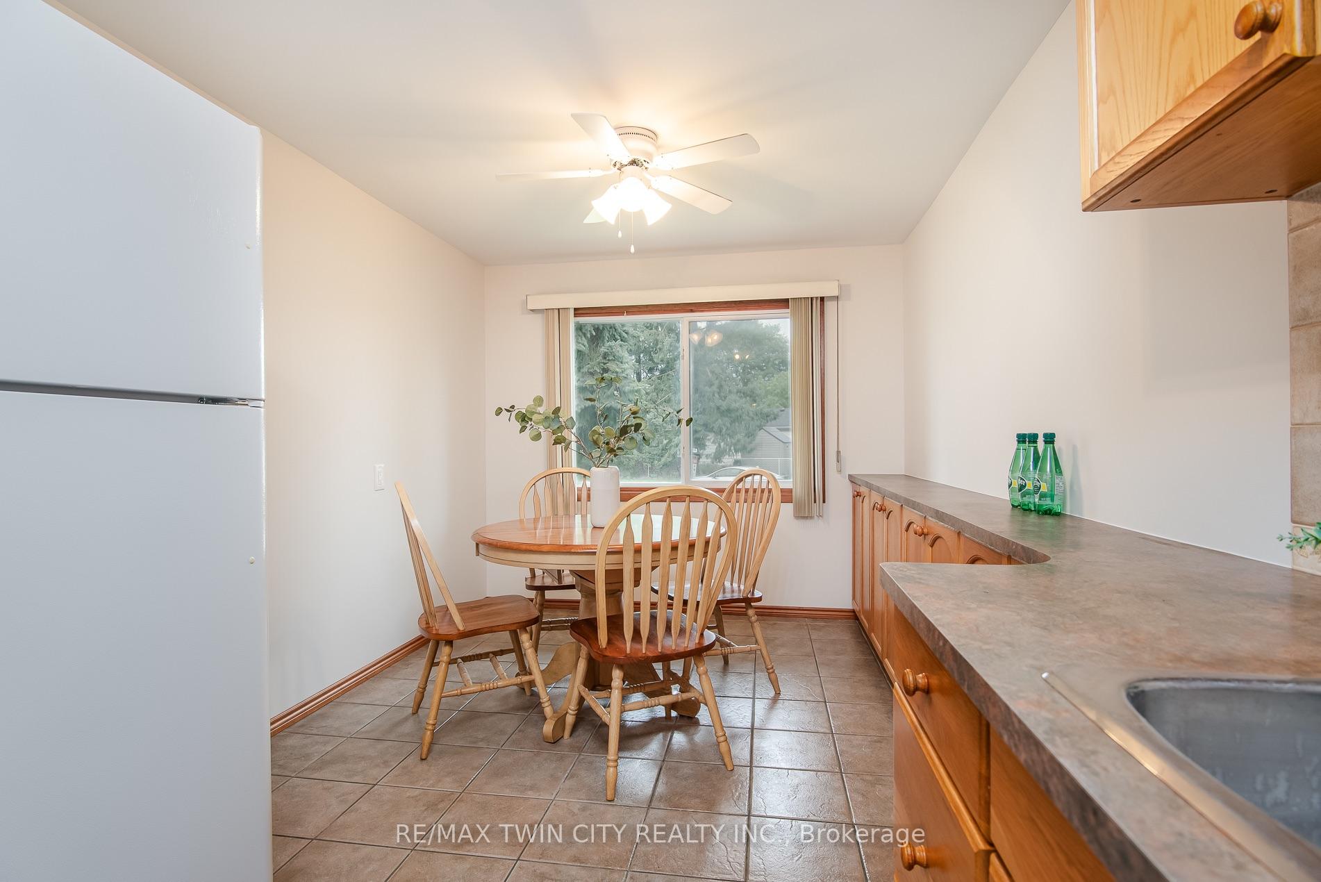 Photo 30 of 218 Pinedale Drive, Kitchener, Laurentian Hills — HOMEH