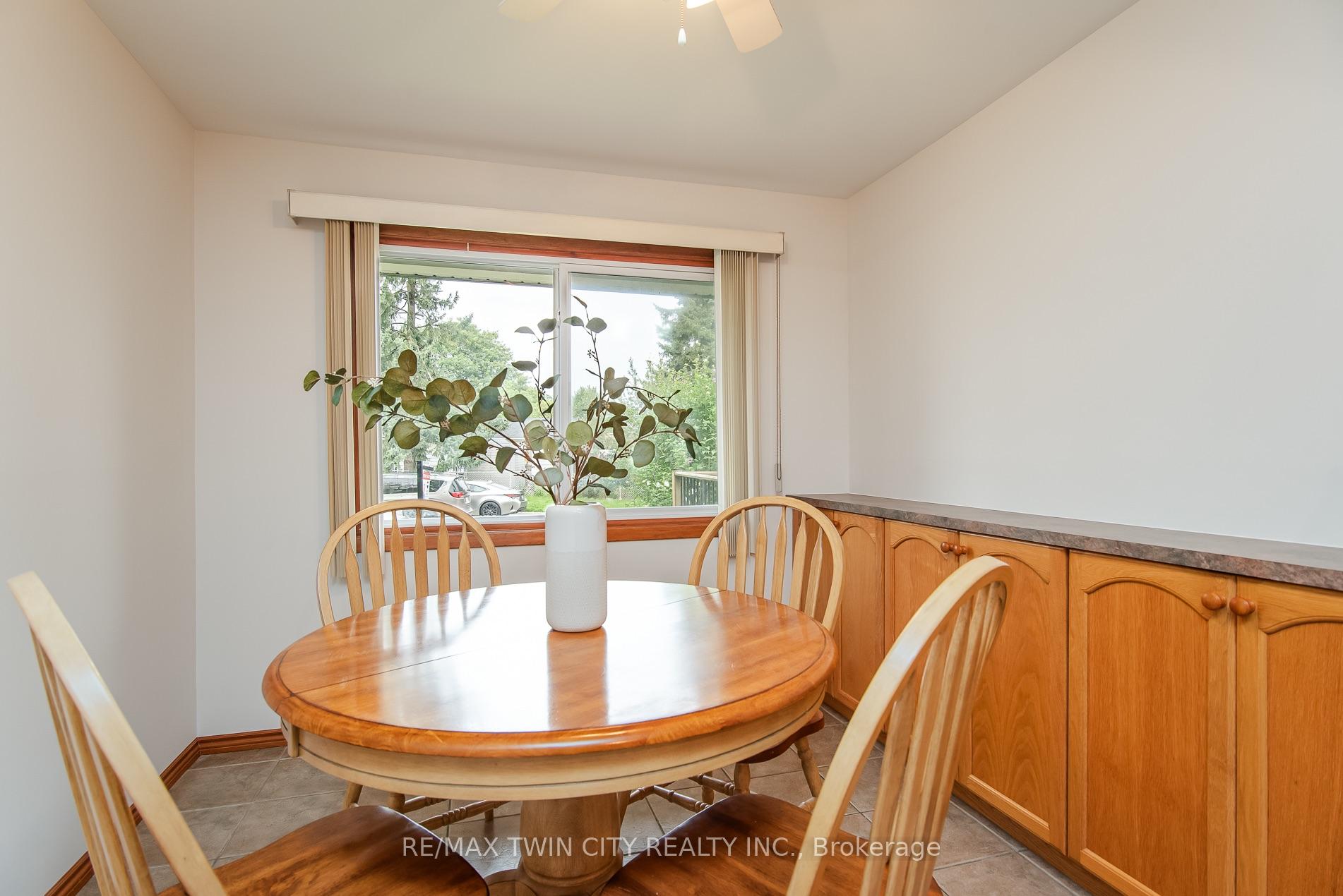 Photo 31 of 218 Pinedale Drive, Kitchener, Laurentian Hills — HOMEH