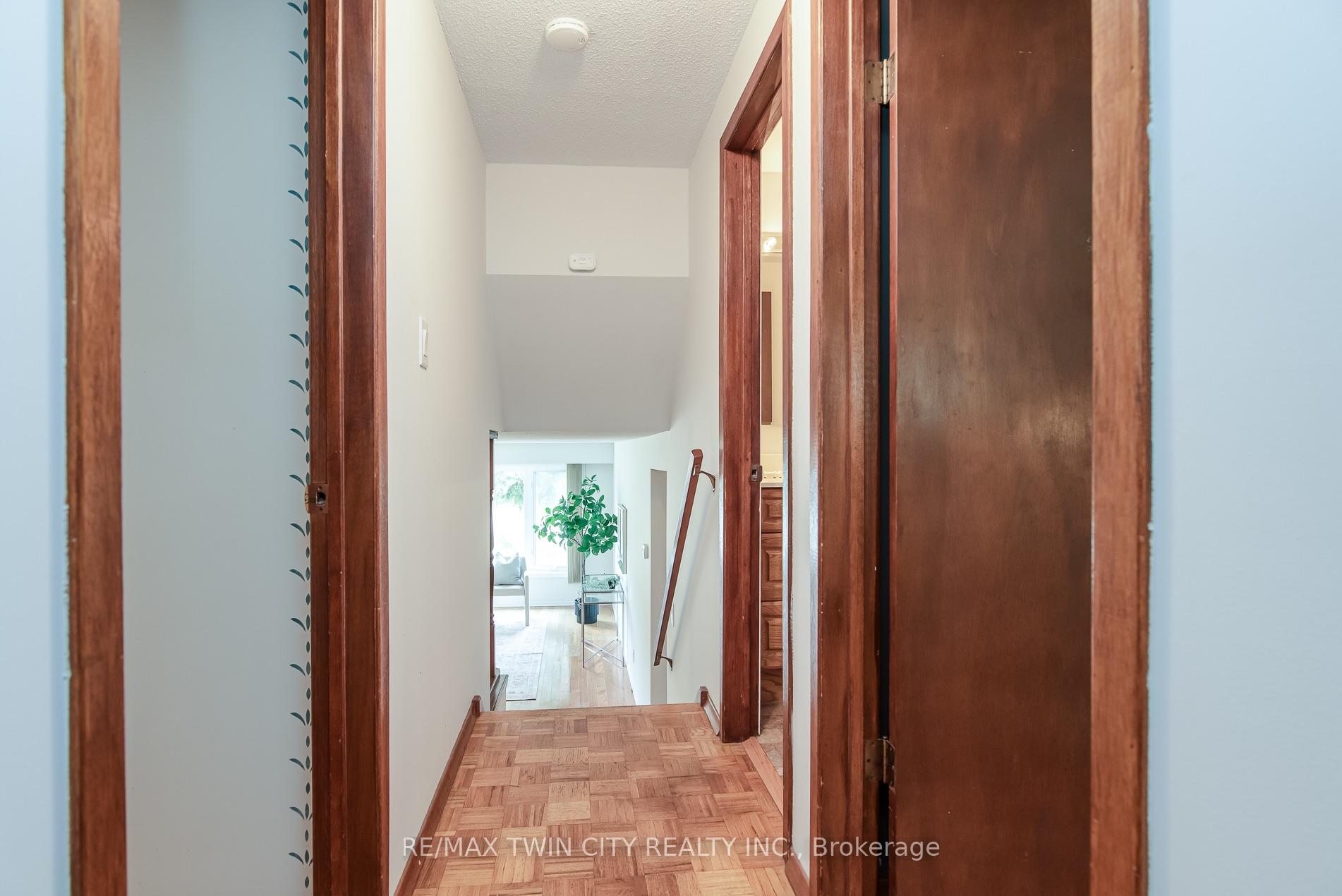 Photo 42 of 218 Pinedale Drive, Kitchener, Laurentian Hills — HOMEH