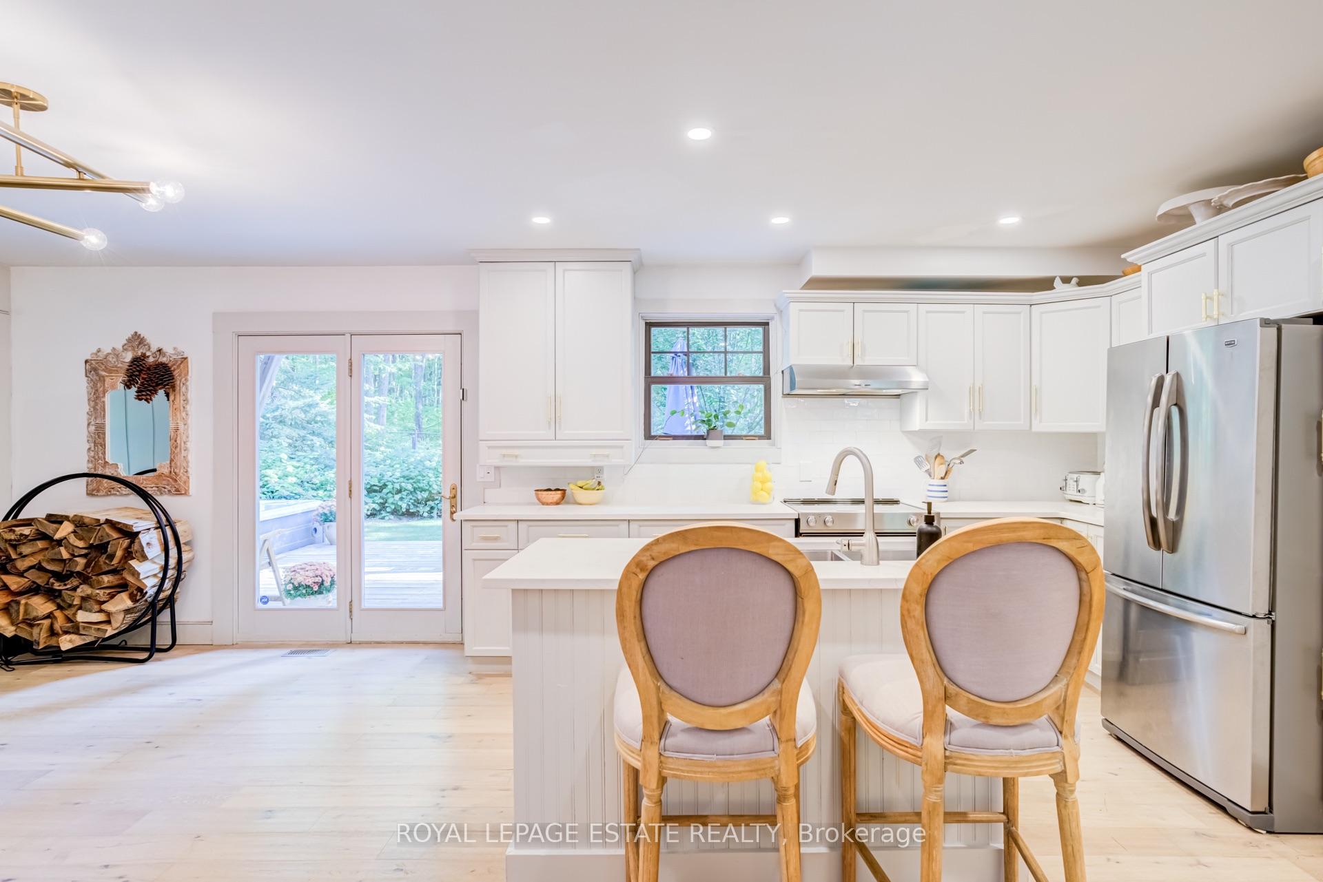 Photo 10 of 392 Telecom Road, Kawartha Lakes, Manvers — HOMEH