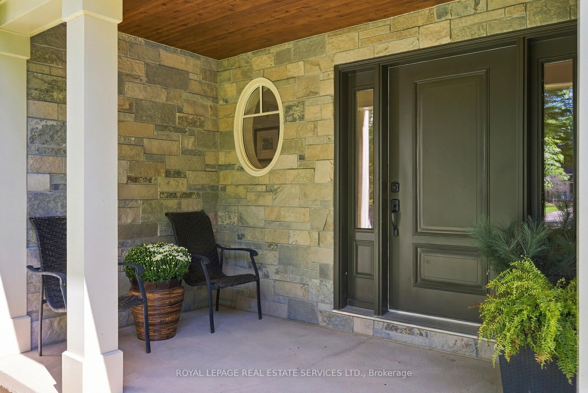 Photo 4 of 125 Ulster Drive, Oakville, Bronte — HOMEH