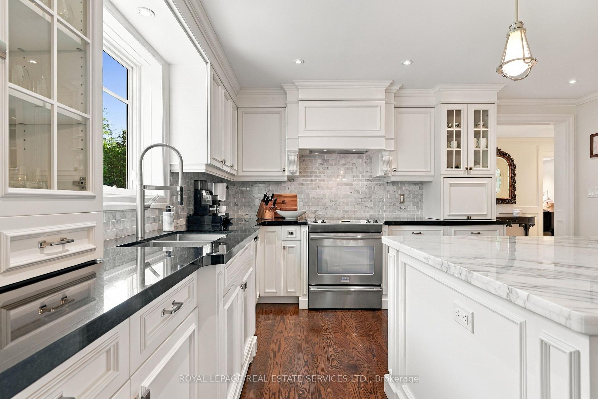 Photo 16 of 125 Ulster Drive, Oakville, Bronte — HOMEH