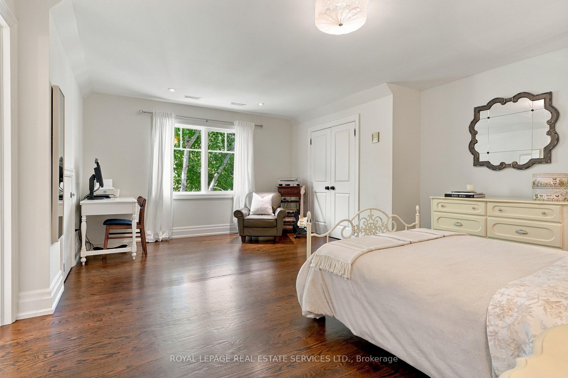 Photo 33 of 125 Ulster Drive, Oakville, Bronte — HOMEH