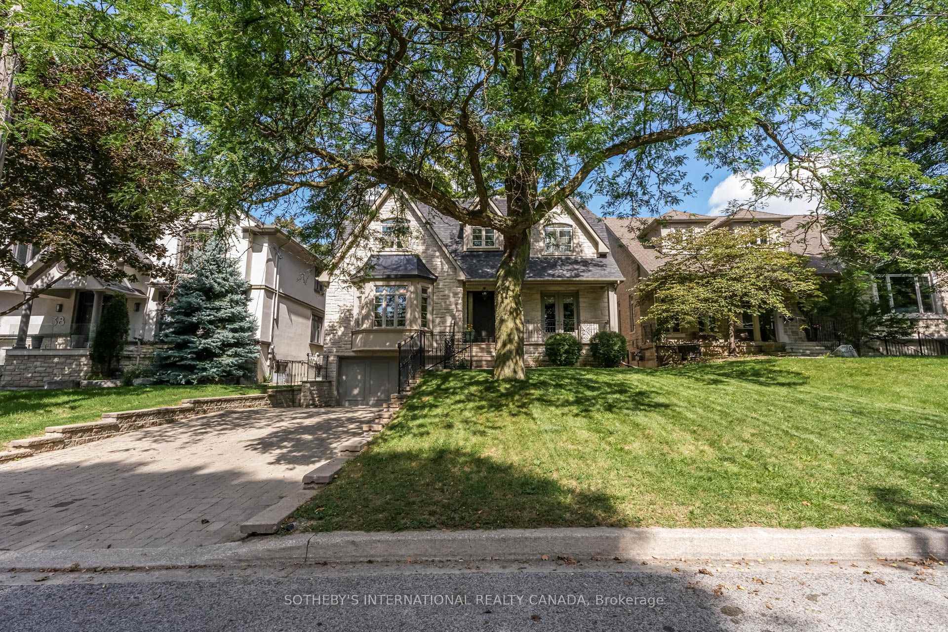 Photo 4 of 36 Mattice Road, Etobicoke, Islington-City Centre West — HOMEH
