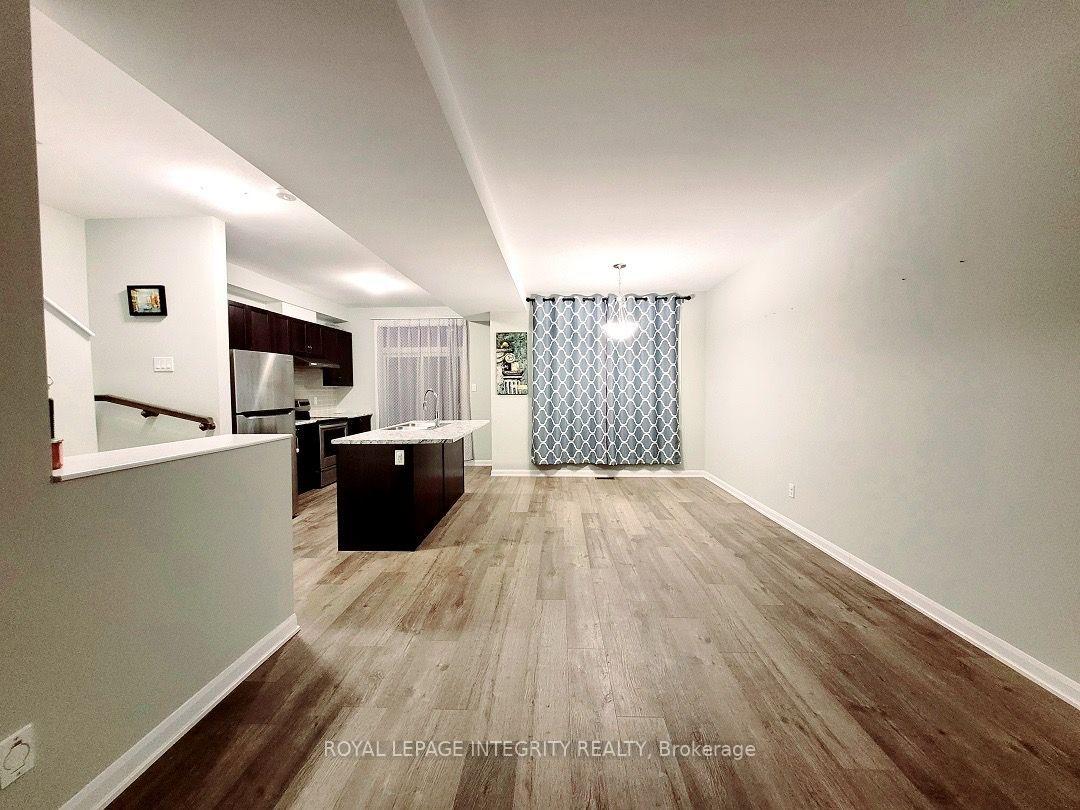 Photo 3 of 116 Teelin Circle, Ottawa, Barrhaven - Half Moon Bay — HOMEH