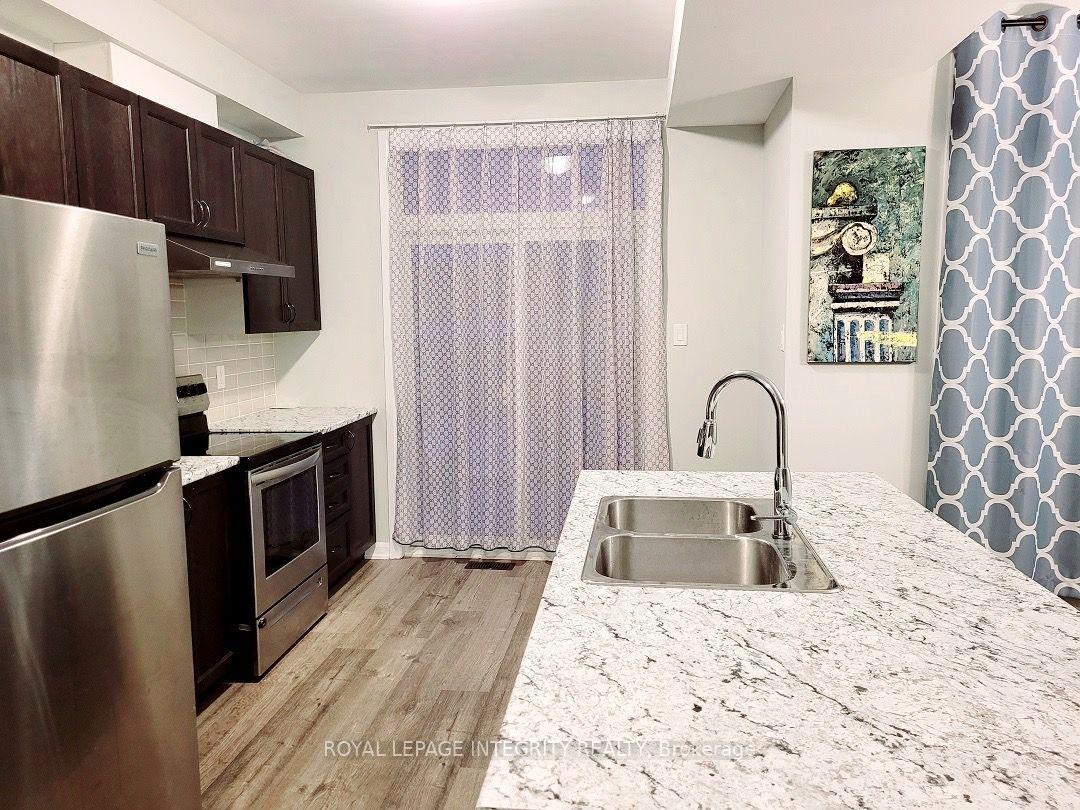 Photo 4 of 116 Teelin Circle, Ottawa, Barrhaven - Half Moon Bay — HOMEH